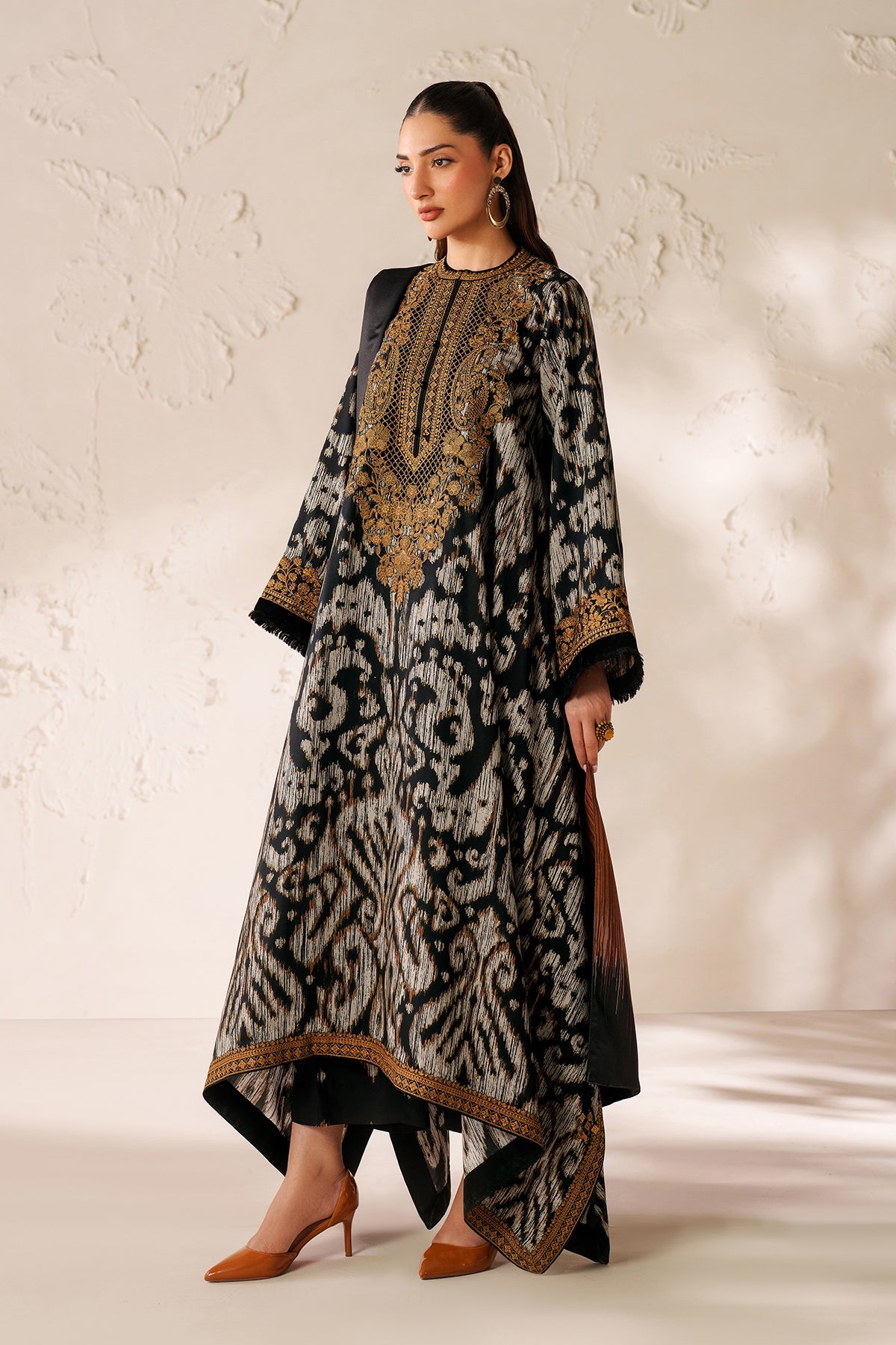 BAROQUE-3PC VISCOSE PRINTED EMB SHIRT WITH VISCOSE PRINTED DUPATTA AND TROUSER-BIC