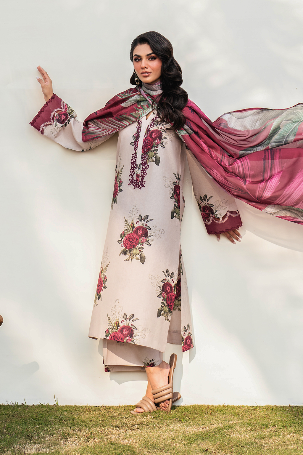 IZNIK-3PC KARANDI PRINTED SHIRT WITH KARANDI PRINTED DUPATTA AND TROUSER-BIC-2572