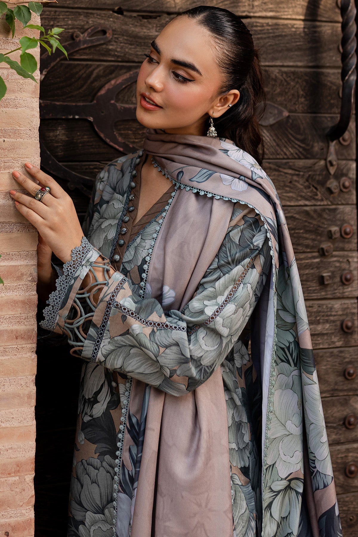 BAROQUE-3PC KHADDAR PRINTED SHIRT WITH KHADDAR PRINTED DUPATTA AND PRINT TROUSER-BIC-2648