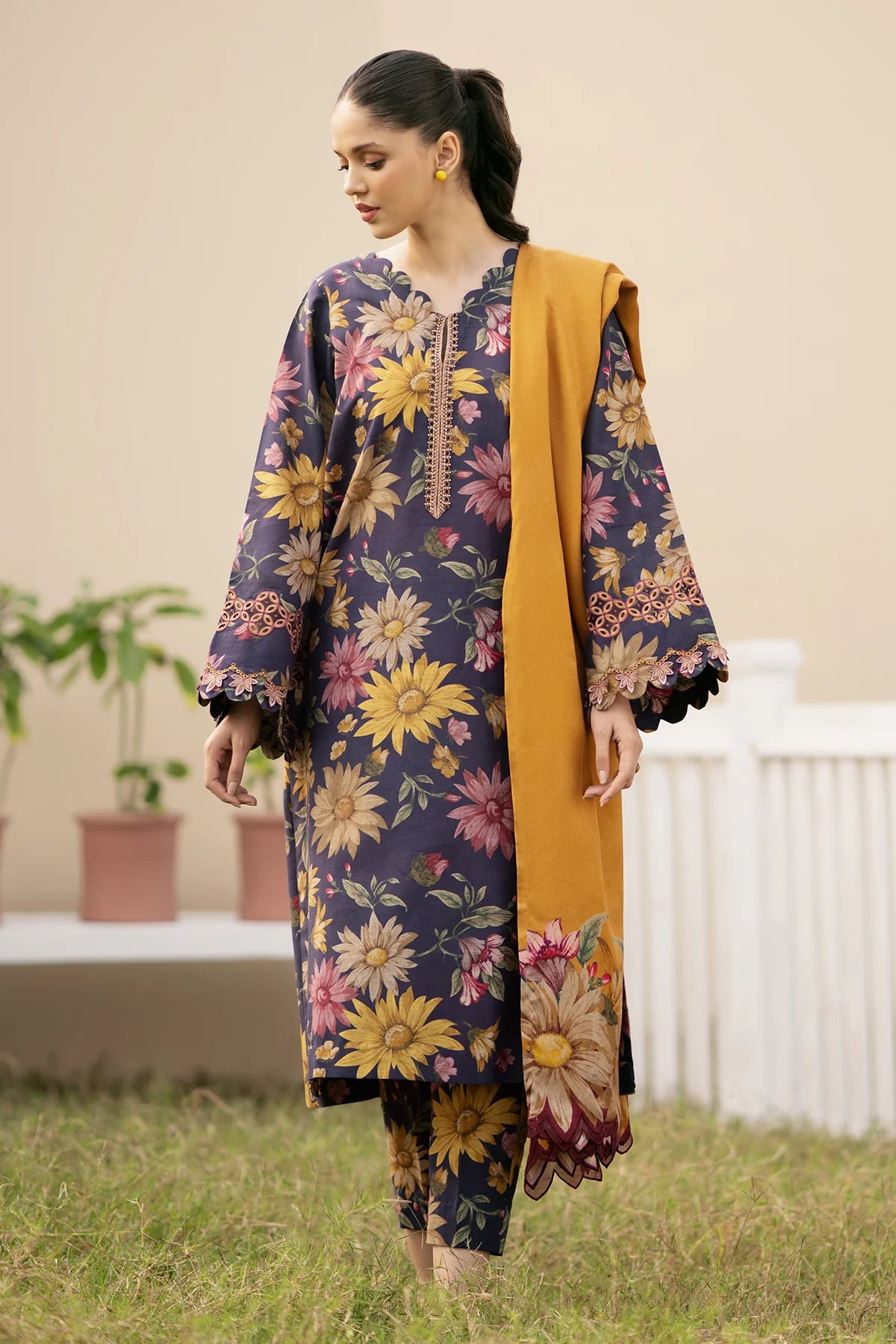 BAROQUE-3PC KHADDAR PRINTED SHIRT WITH KHADDAR PRINT DUPATTA AND PRINT TROUSER-BIC-2630