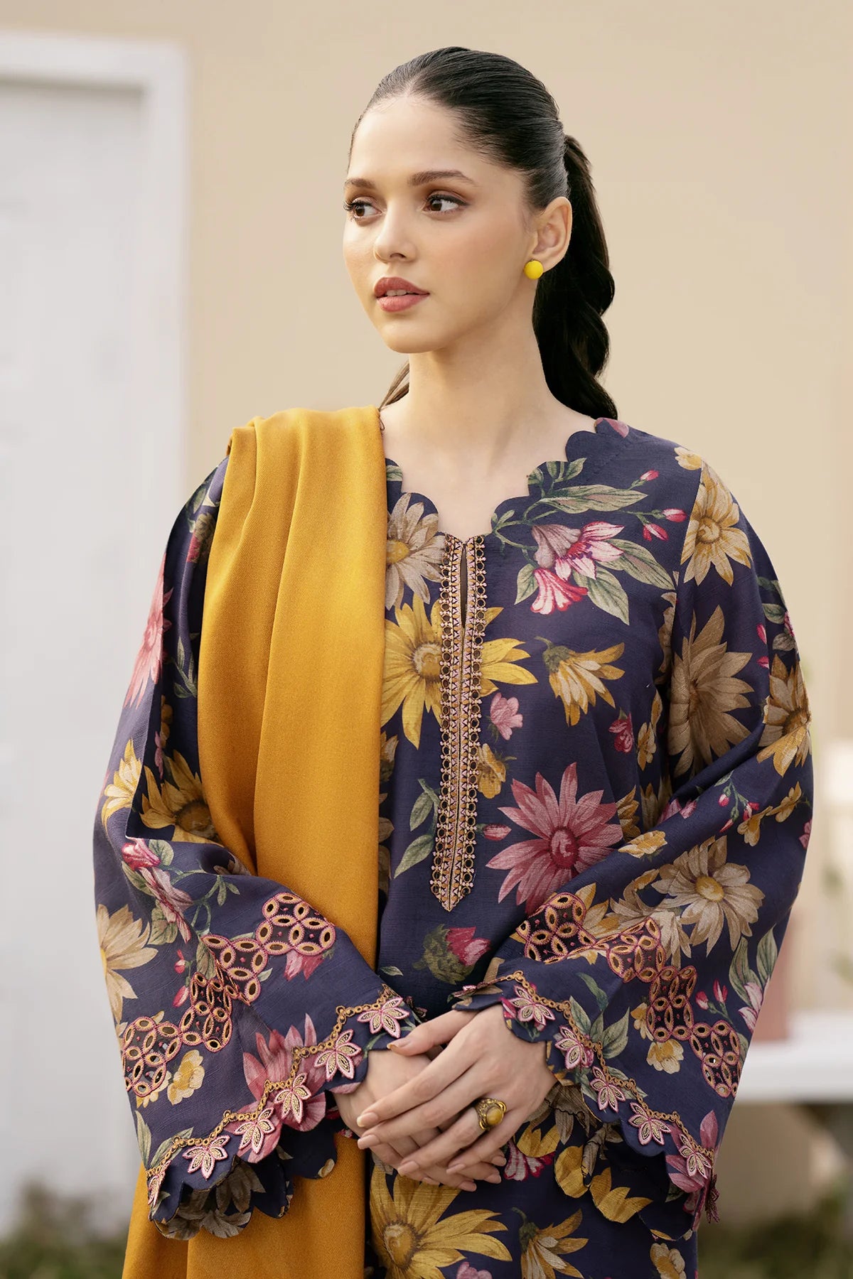 BAROQUE-3PC KHADDAR PRINTED SHIRT WITH KHADDAR PRINT DUPATTA AND PRINT TROUSER-BIC-2630