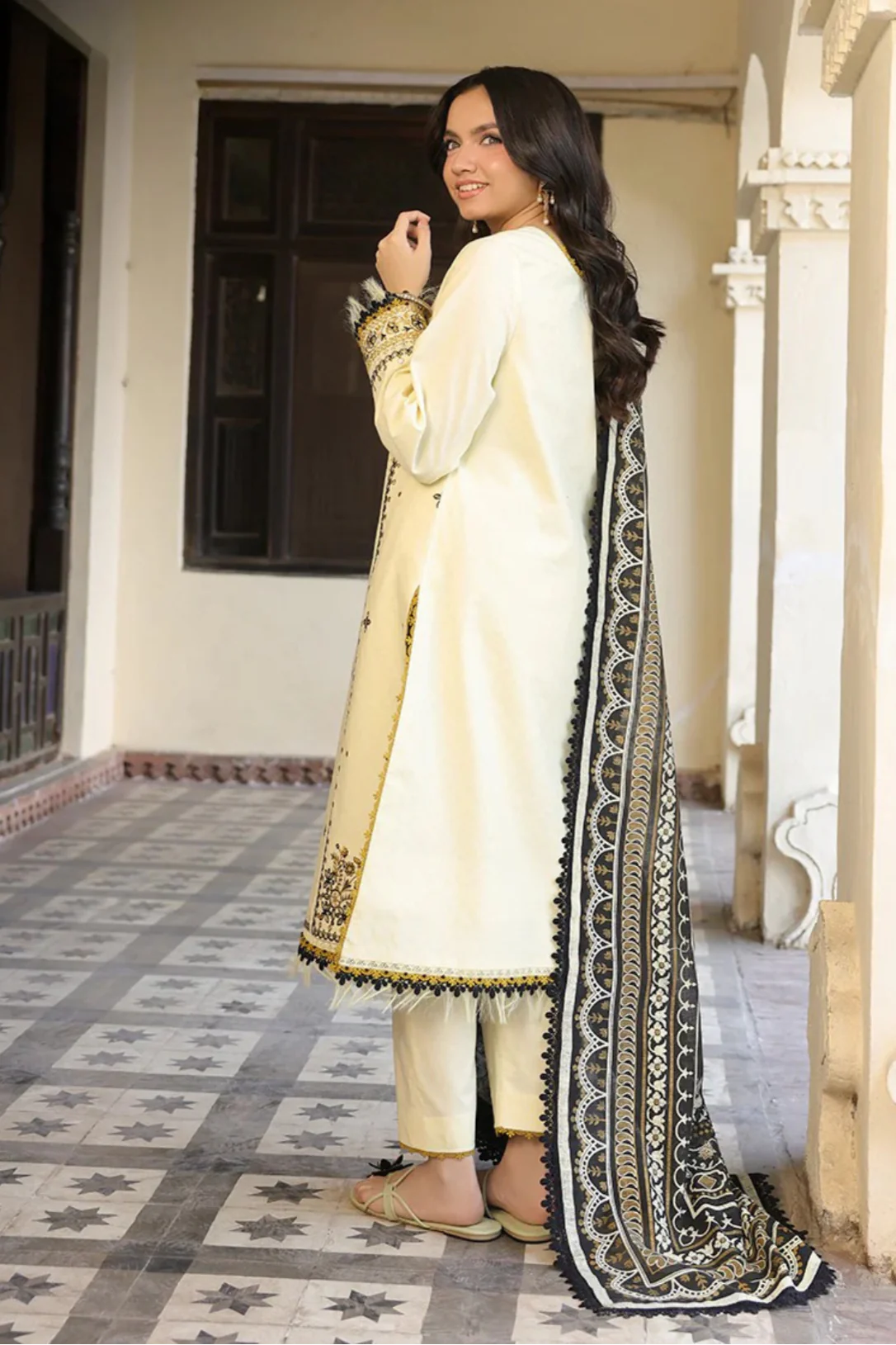 ASIM JOFA - 3PC LAWN EMBROIDERED SHIRT WITH MONARK PRINTED DUPATTA AND TROUSER -BIC-3728