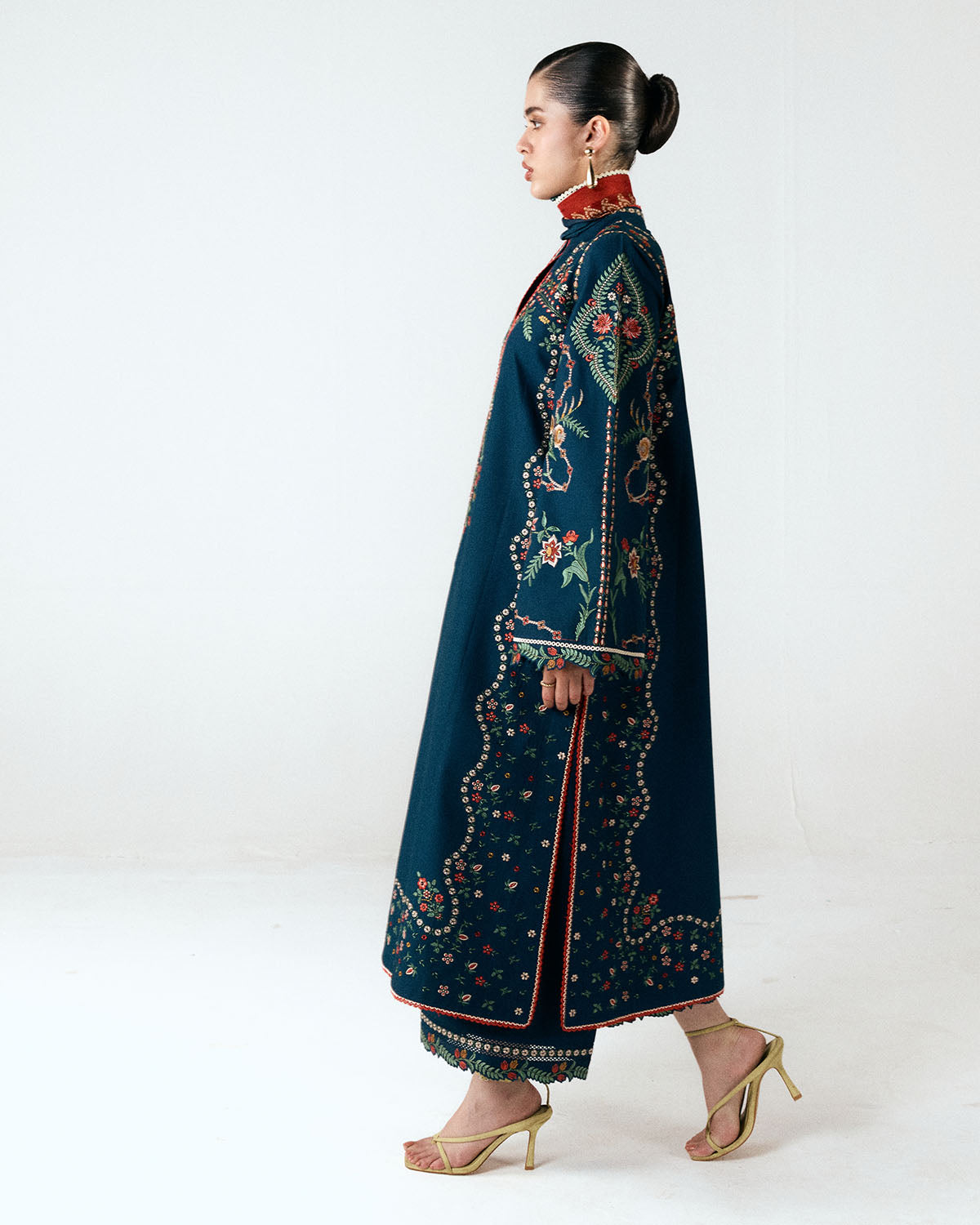HUSSAIN REHAR-3PC DHANAK EMBROIDERED SHIRT WITH COUTRAI PRINTED SHAWL AND EMB TROUSER-BIC-5172