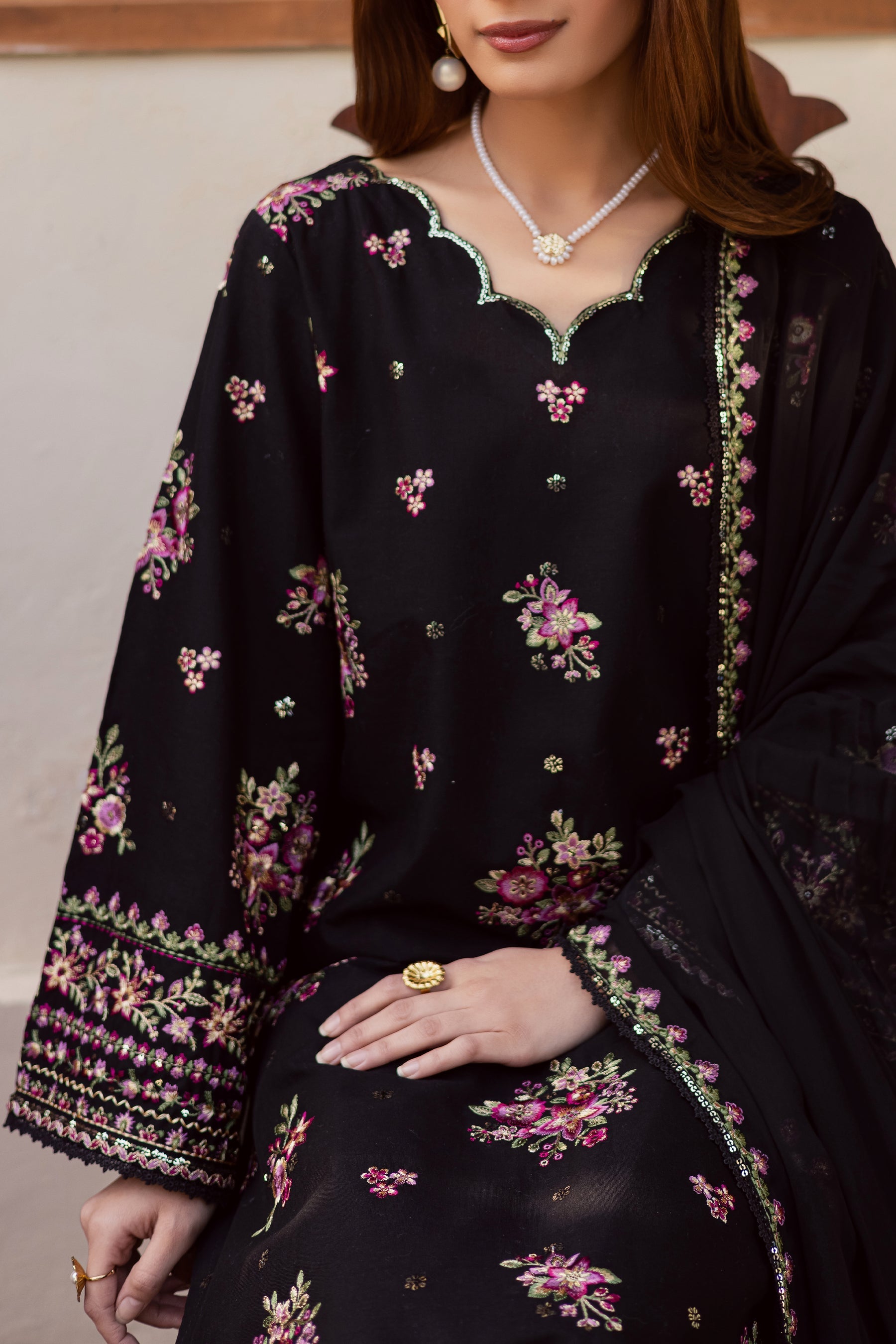 BATIK-3PC LAWN EMBROIDERED SHIRT WITH CHIFFON EMBROIDERED DUPATTA AND EMB TROUSER-BIC-4766