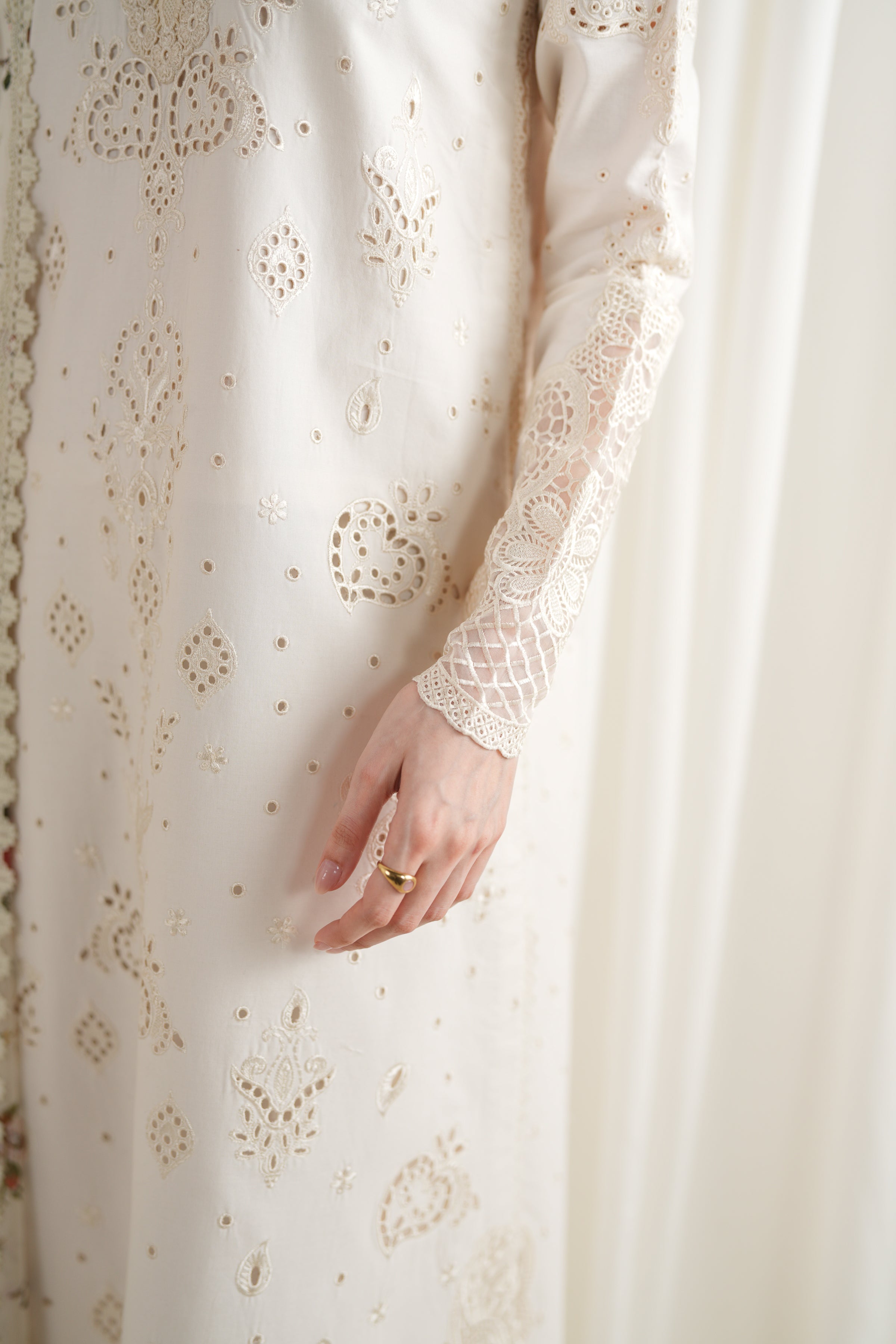 ZAIB-3PC LAWN CHIKAN EMBROIDERED SHIRT WITH SILK PRINTED DUPATTA AND TROUSER-BIC-4902