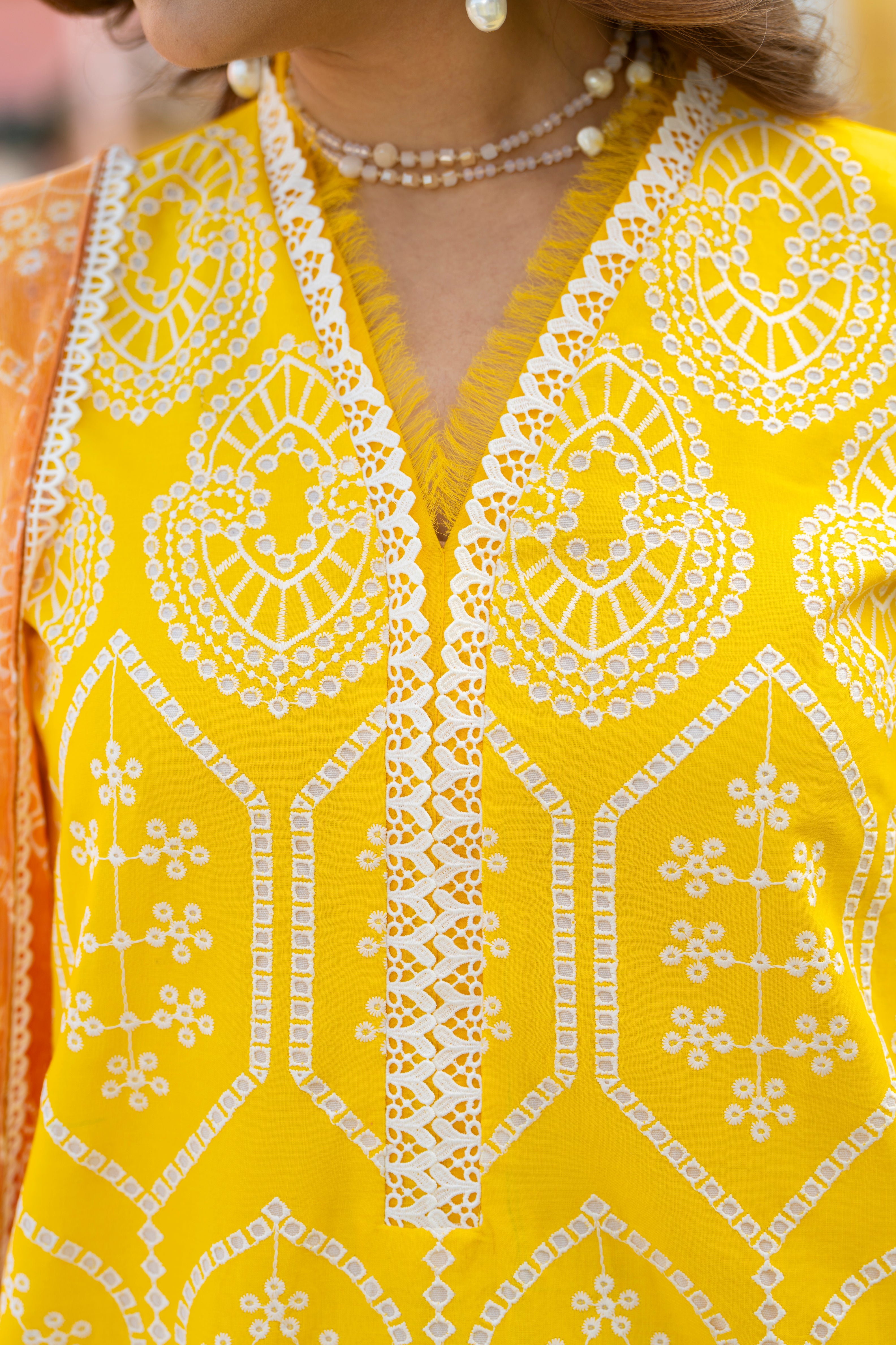 MIRAKHI - 3PC LAWN EMBROIDERED SHIRT WITH CHIFFON PRINTED DUPATTA AND TROUSER -BIC-M14