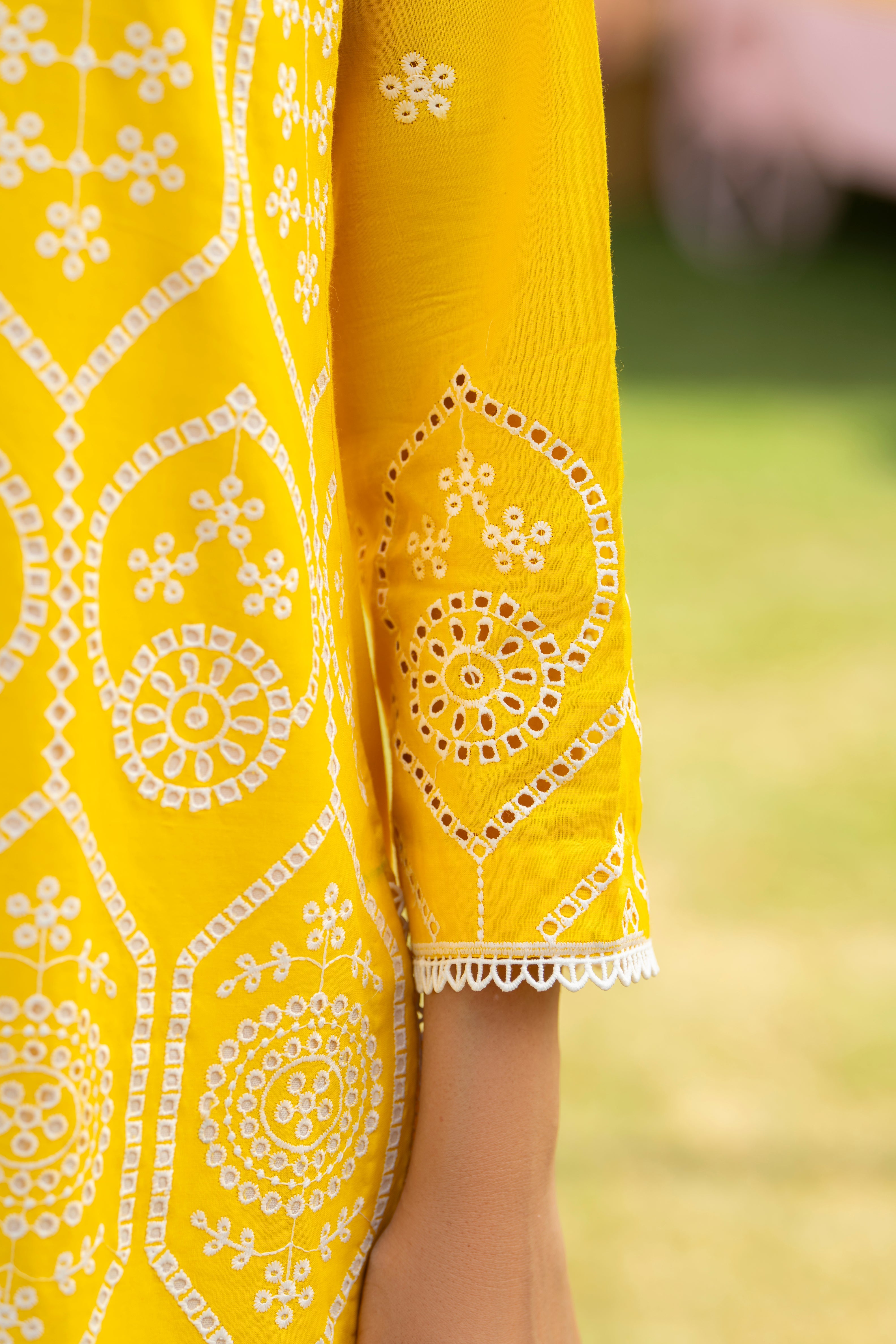 MIRAKHI - 3PC LAWN EMBROIDERED SHIRT WITH CHIFFON PRINTED DUPATTA AND TROUSER -BIC-M14