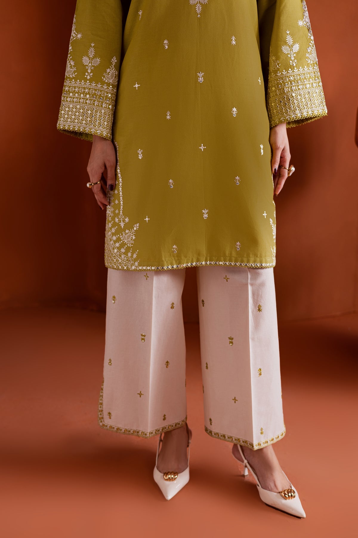 BATIK-2PIECE LAWN EMBROIDERED SHIRT WITH LAWN EMB TROUSER-BIC-265