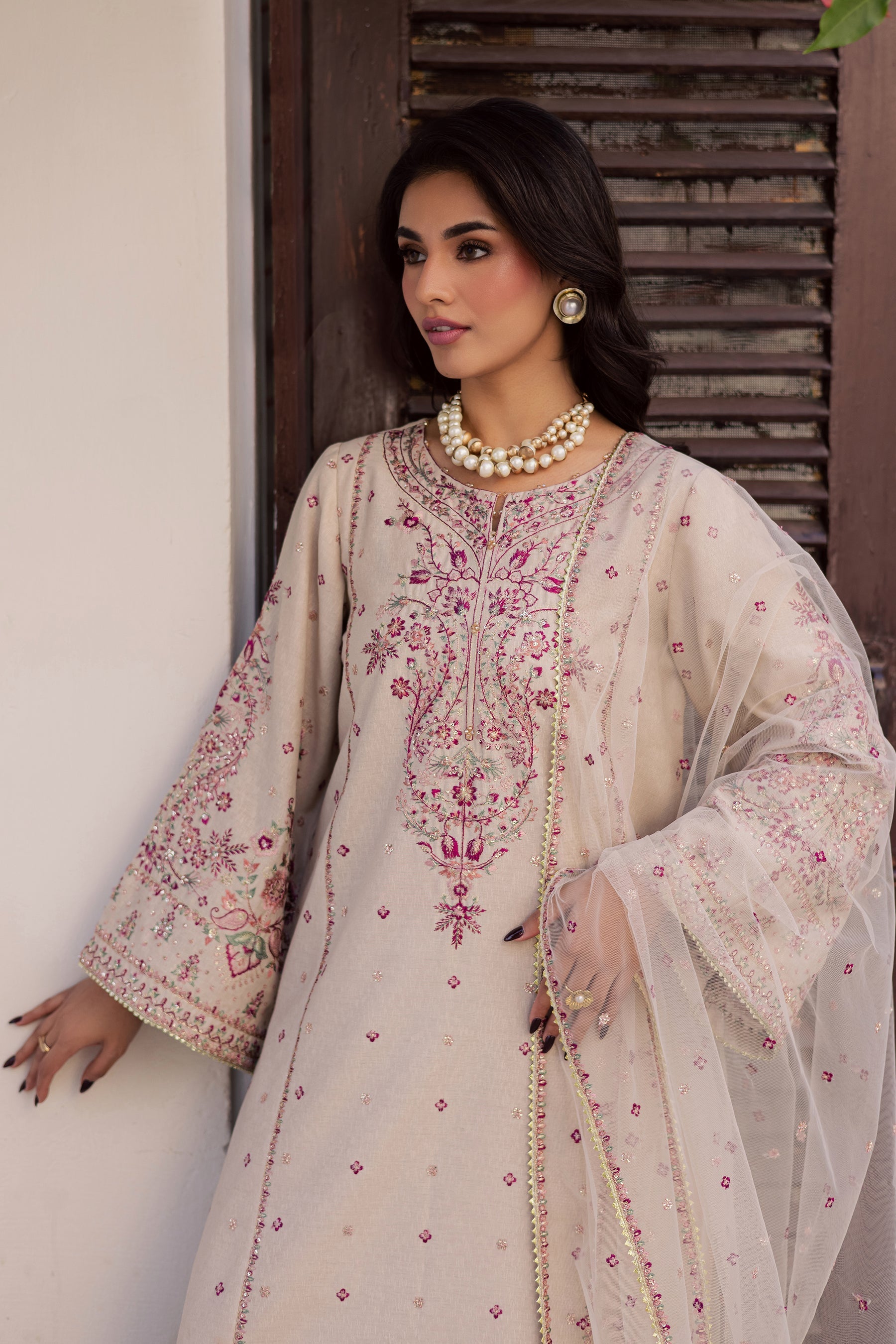 BATIK-3PC LAWN EMBROIDERED WITH ORGANZA EMBROIDERED DUPATTA & TROUSER -BIC-4777