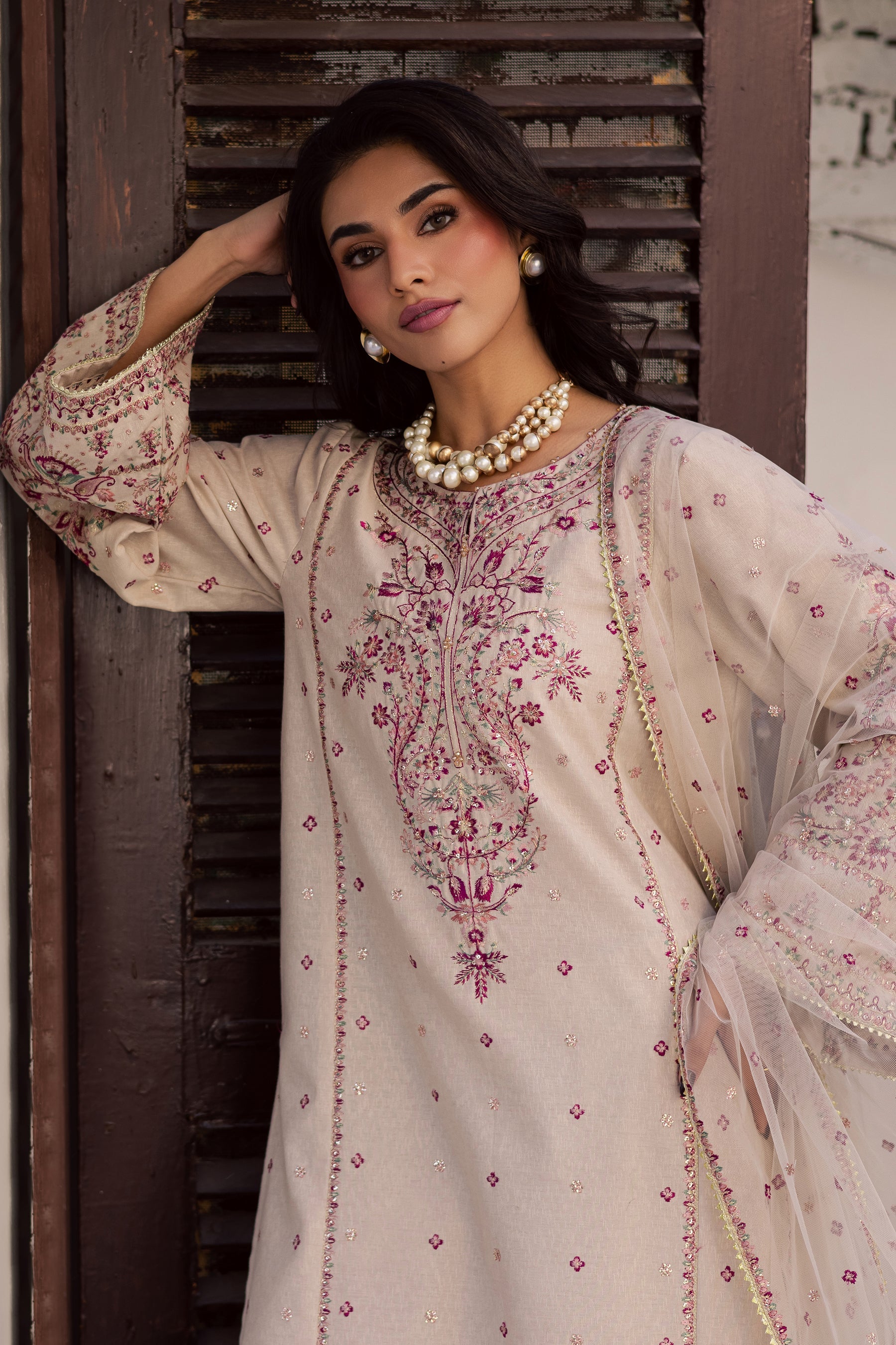 BATIK-3PC LAWN EMBROIDERED WITH ORGANZA EMBROIDERED DUPATTA & TROUSER -BIC-4777
