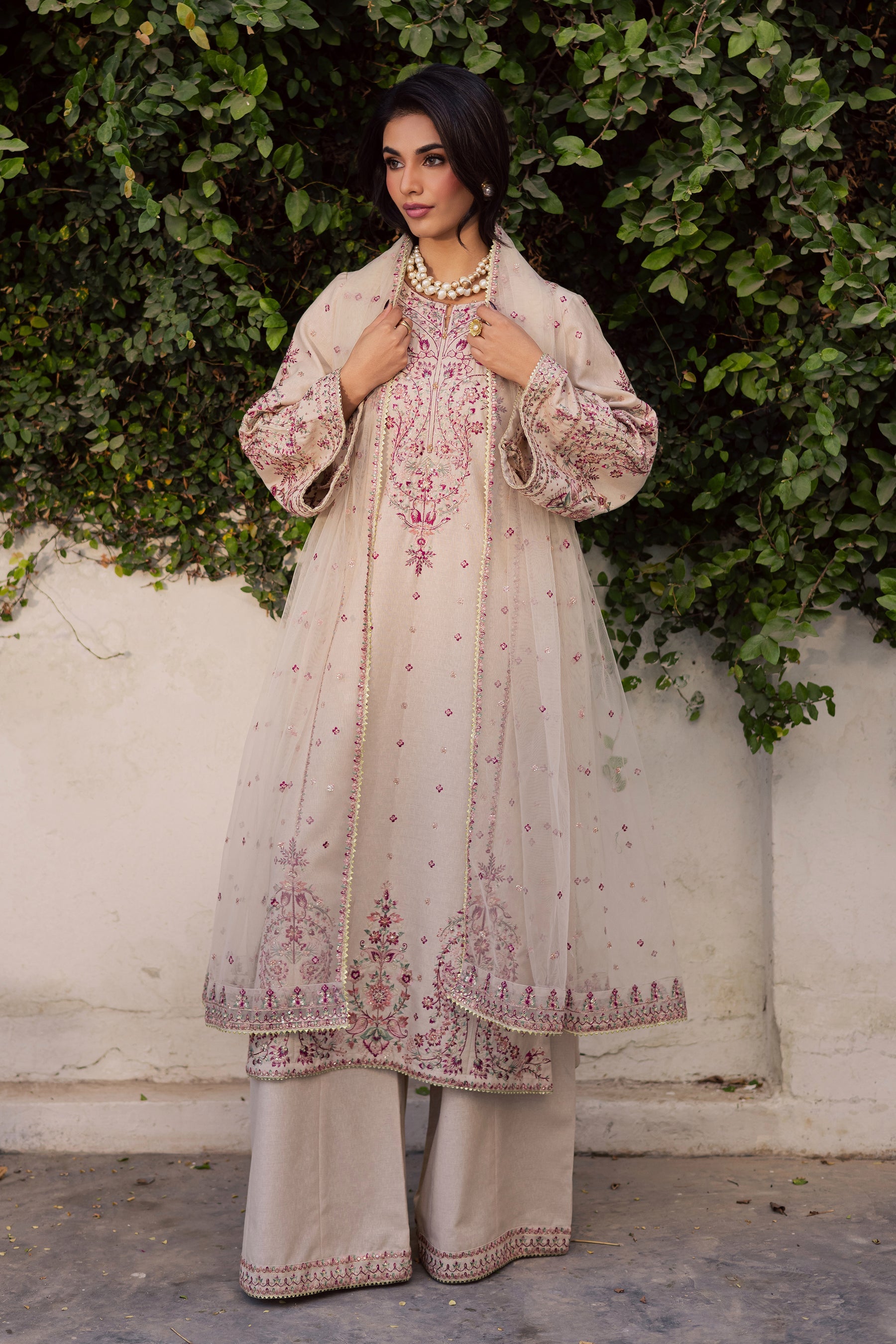 BATIK-3PC LAWN EMBROIDERED WITH ORGANZA EMBROIDERED DUPATTA & TROUSER -BIC-4777