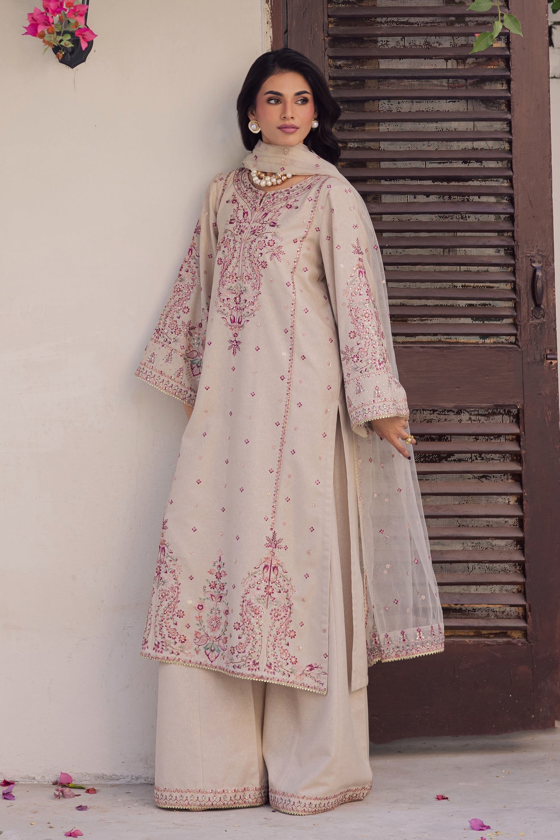 BATIK-3PC LAWN EMBROIDERED WITH ORGANZA EMBROIDERED DUPATTA & TROUSER -BIC-4777