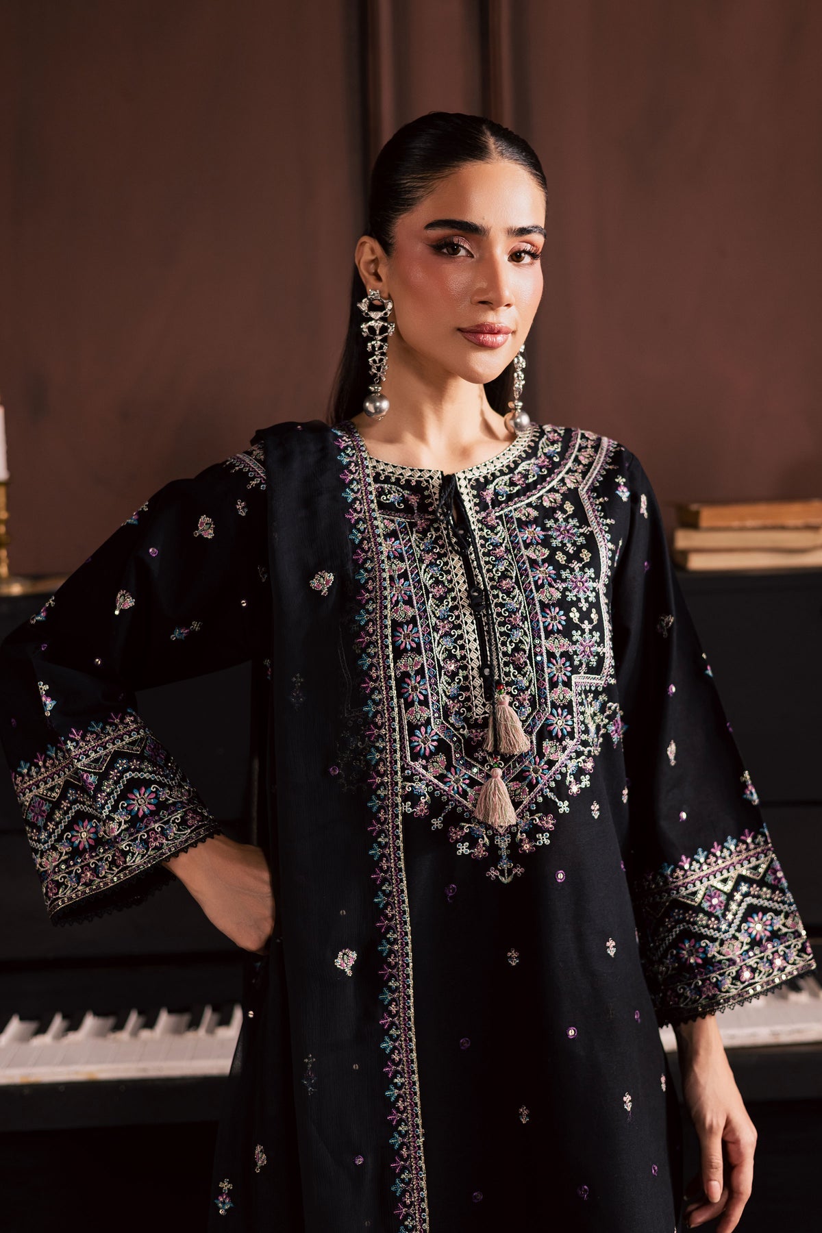 BATIK-3PC DHANAK EMBROIDERED SHIRT WITH CHIFFON EMBROIDERED DUPATTA AND EMB TROUSER-BIC-5194