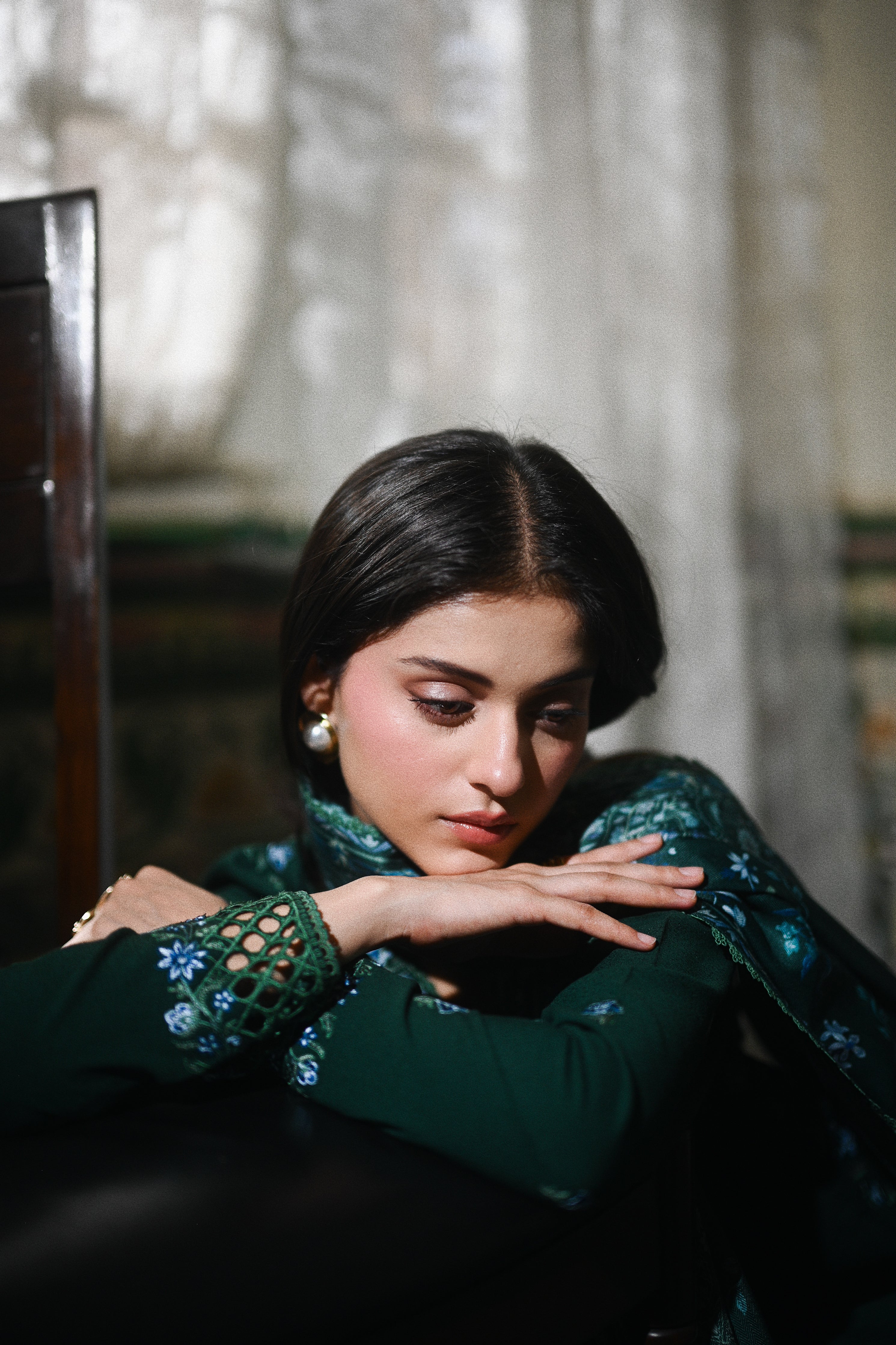 ZAIB-3PC KARANDI EMBROIDERED SHIRT WITH CORTRAI WOOL PRINT SHAWL AND TROUSER-BIC-4397