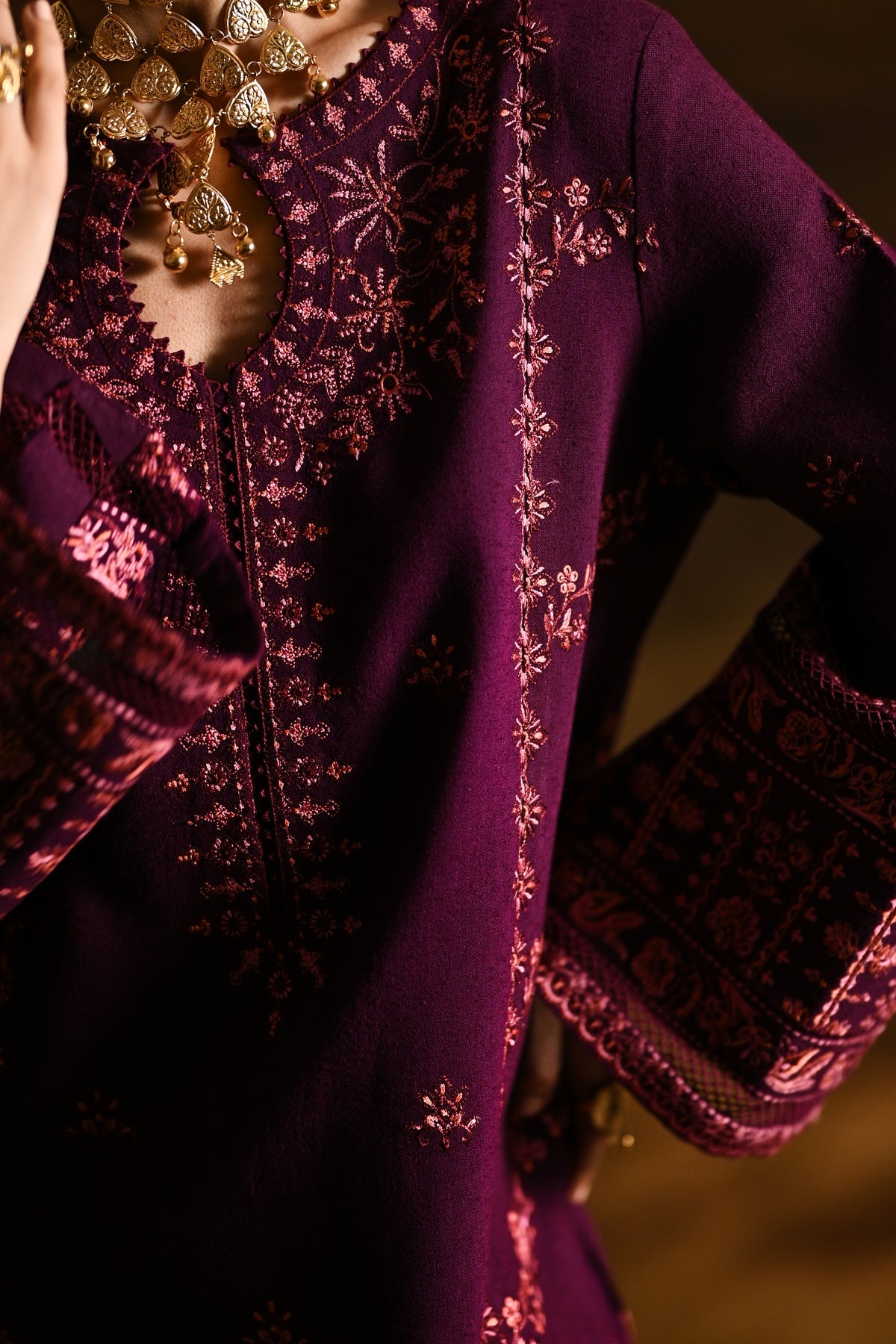 ZAIB-2PIECE DHANAK EMBROIDERED SHIRT WITH DHANAK EMBROIDERED SLEEVES-BIC-15071