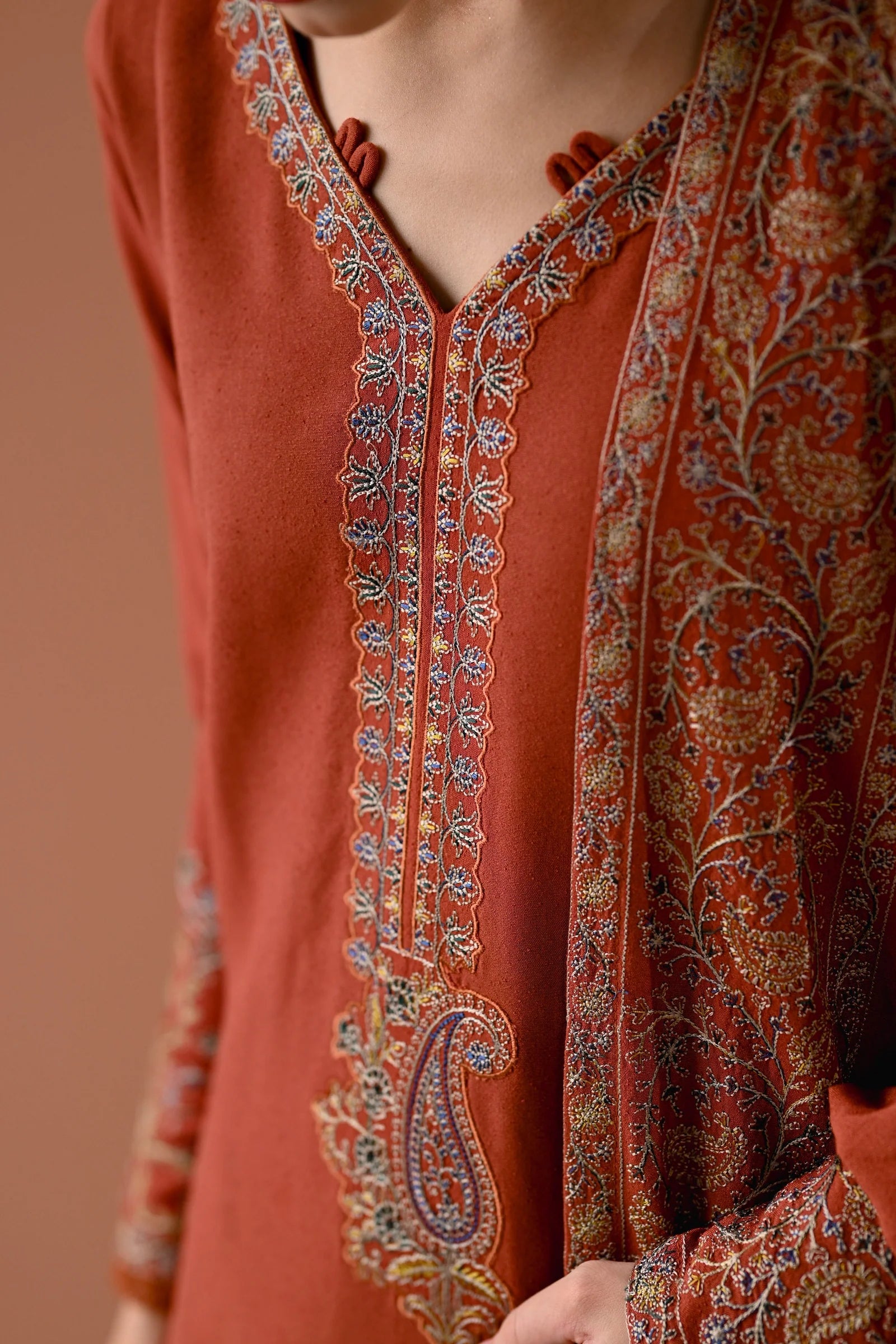 BATIK-3PC LAWN EMBROIDERED SHIRT WITH LAWN EMBROIDERED DUPATTA AND TROUSER-BIC-4684