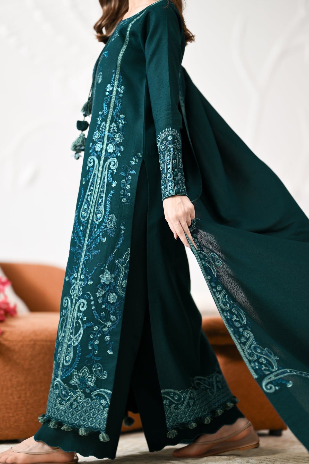 ZAIB-3PC KARANDI EMBROIDERED SHIRT WITH KARANDI EMBROIDERED SHAWL AND TROUSER -BIC-5304