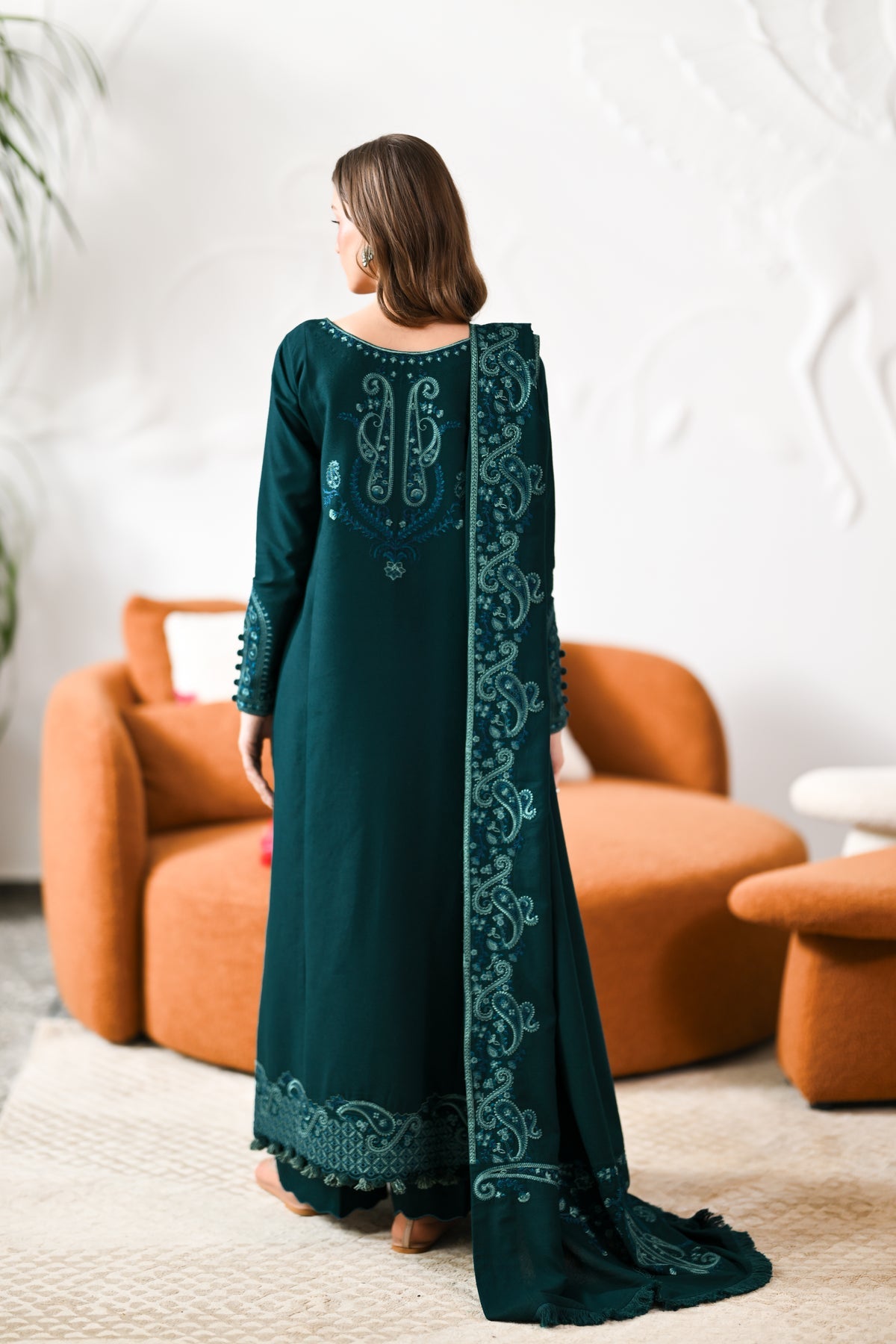 ZAIB-3PC KARANDI EMBROIDERED SHIRT WITH KARANDI EMBROIDERED SHAWL AND TROUSER -BIC-5304