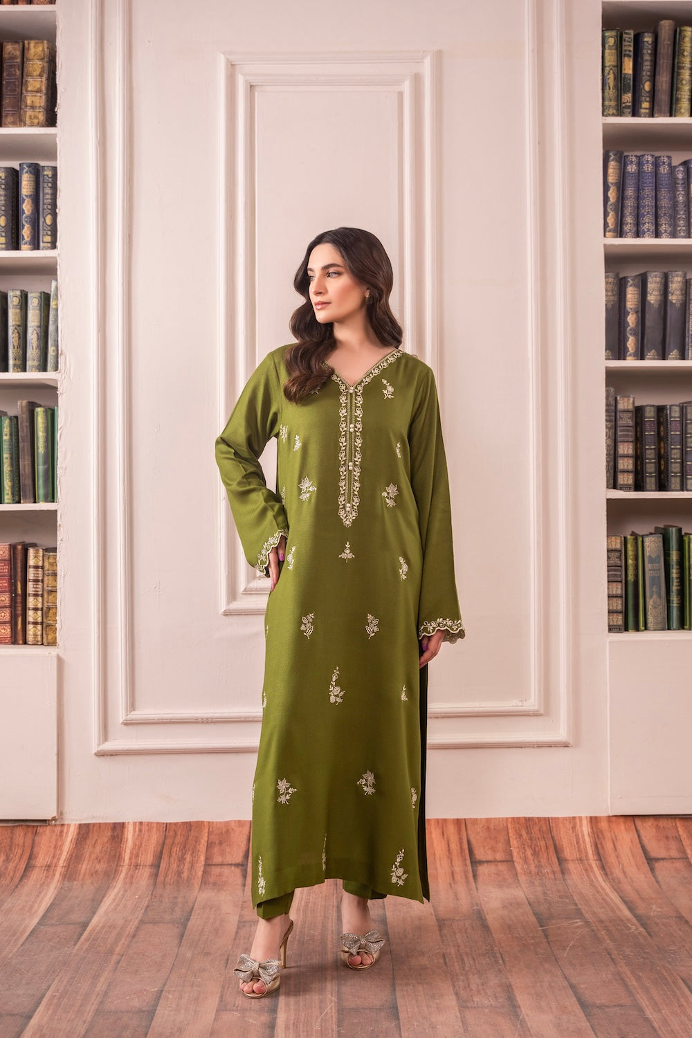 SAPPHIRE-3PC DHANAK EMBROIDERED SHIRT WITH CHIFFON DUPATTA AND TROUSER-BIC-4084