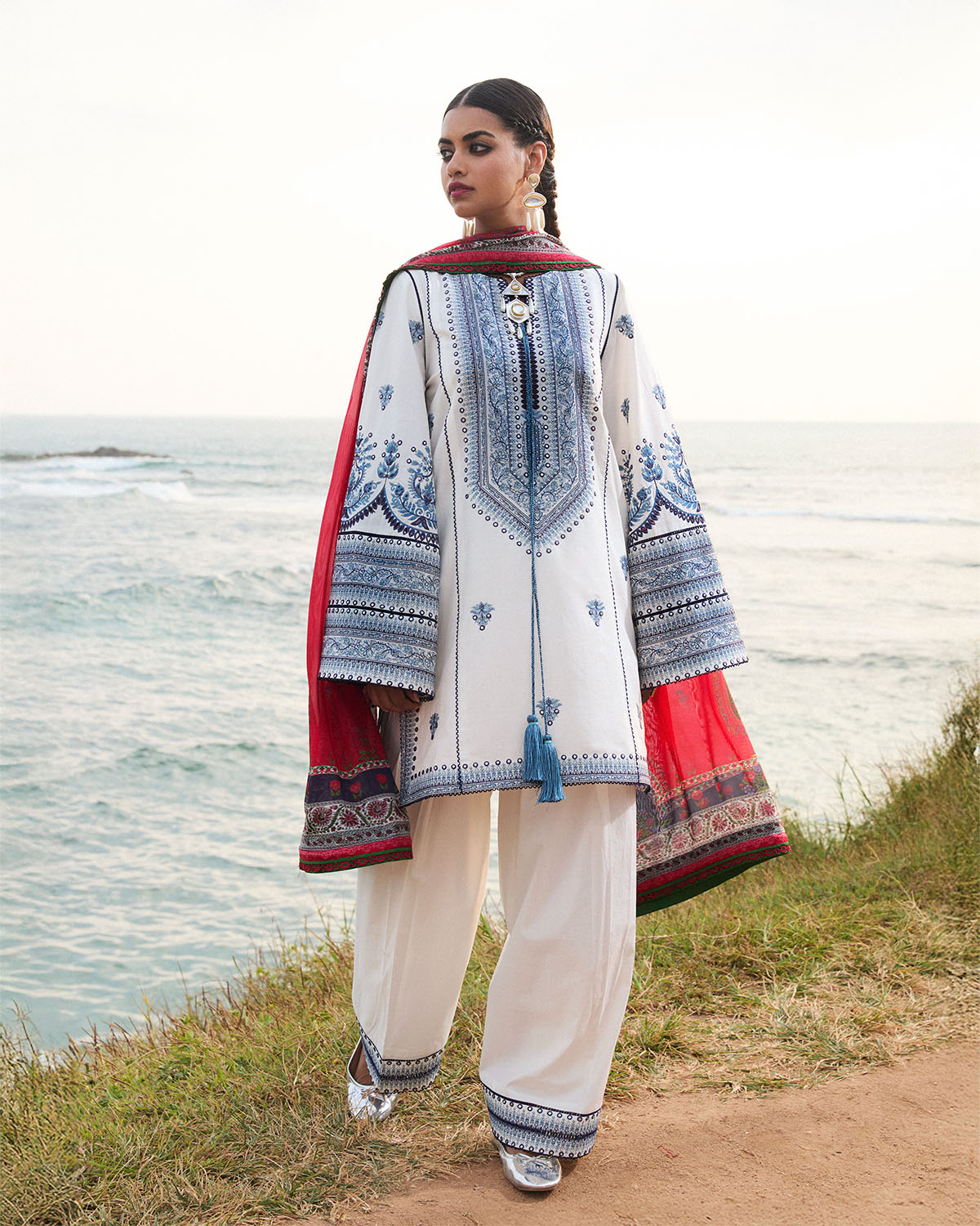 URGE-3PC LAWN EMBROIDERED SHIRT WITH CHIFFOON PRINTED DUPATTA AND EMB TROUSER-BIC-4511