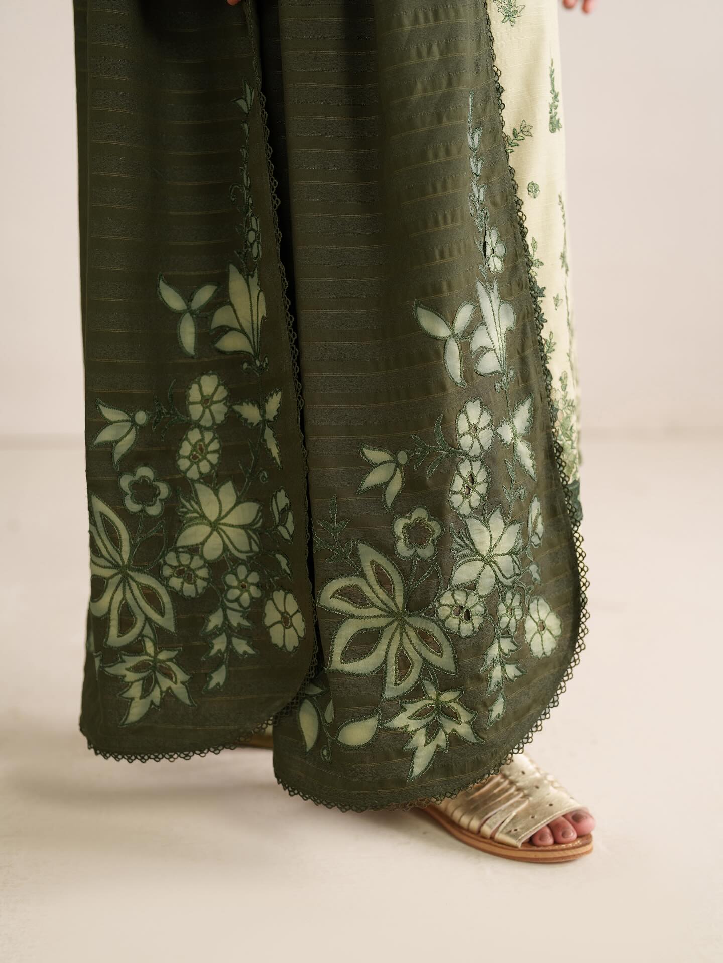 IZNIK-3PC DHANAK EMBROIDERED SHIRT DHANAK EMBROIDERED SHAWL AND TROUSER-BIC-5184