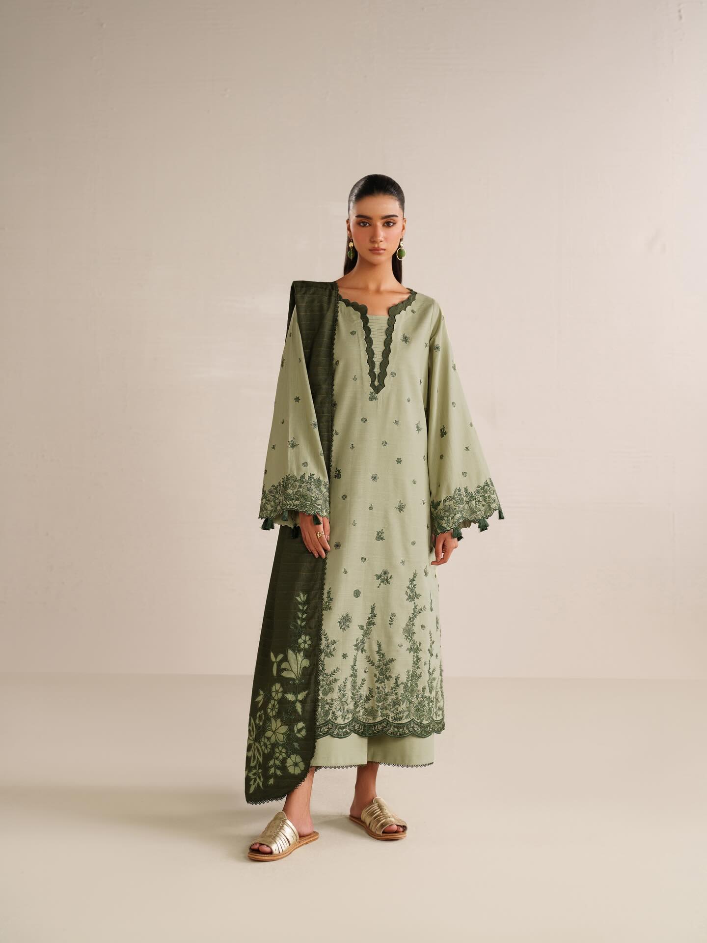 IZNIK-3PC DHANAK EMBROIDERED SHIRT DHANAK EMBROIDERED SHAWL AND TROUSER-BIC-5184