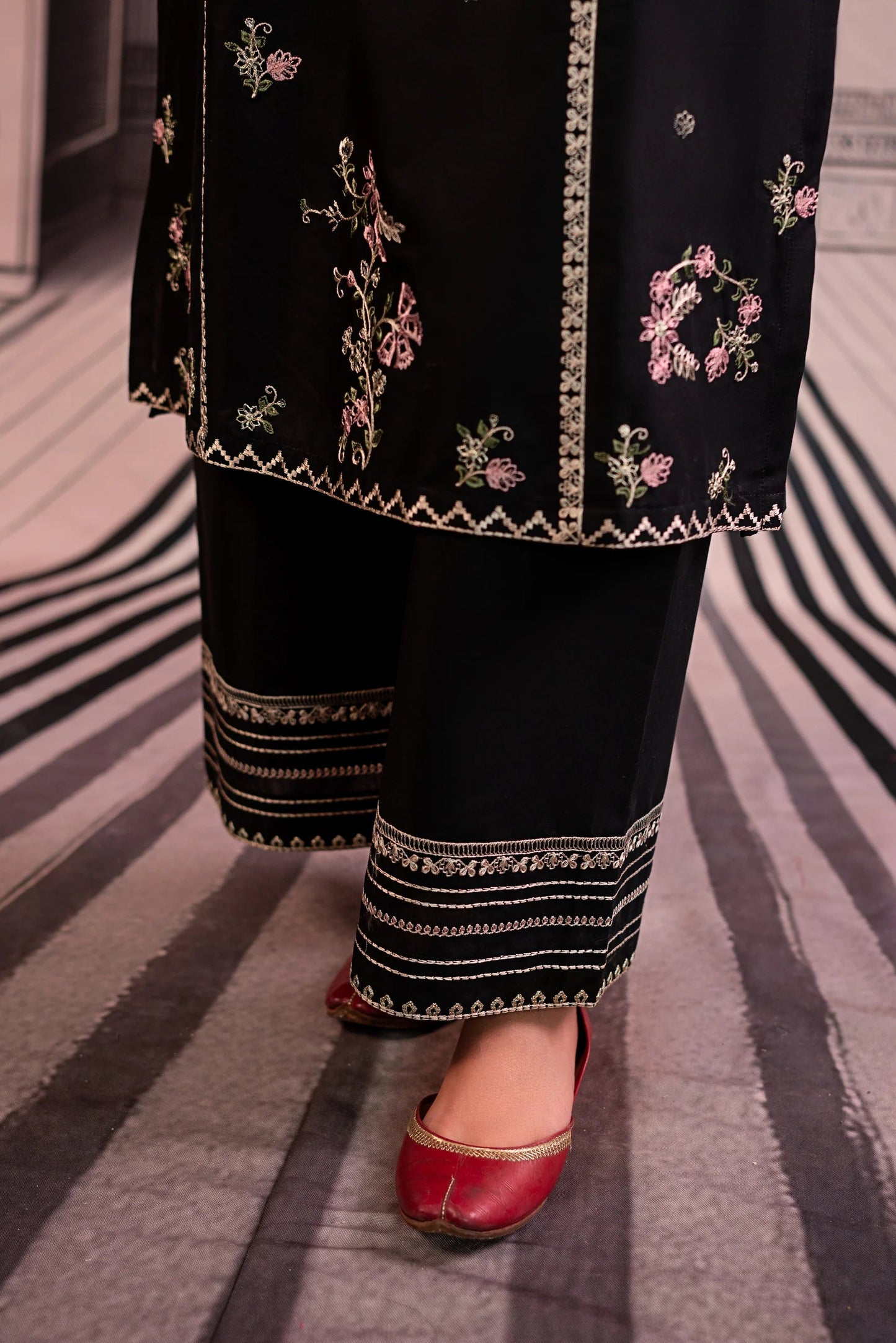URGE - 2PC LAWN EMBROIDERED SHIRT AND EMBROIDERED TROUSER-BIC-3490