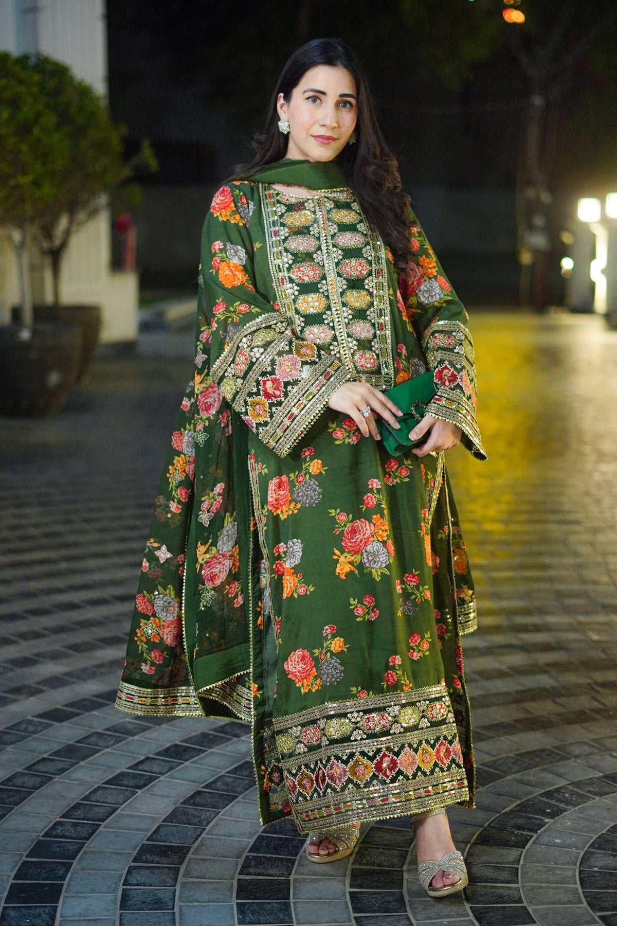 BAROQUE-3PC SHAMOZE SILK PRINTED EMBROIDERED SHIRT WITH SOFT SILK PRINTED EMB DUPATTA & PRINTED TROUSER BIC-1739