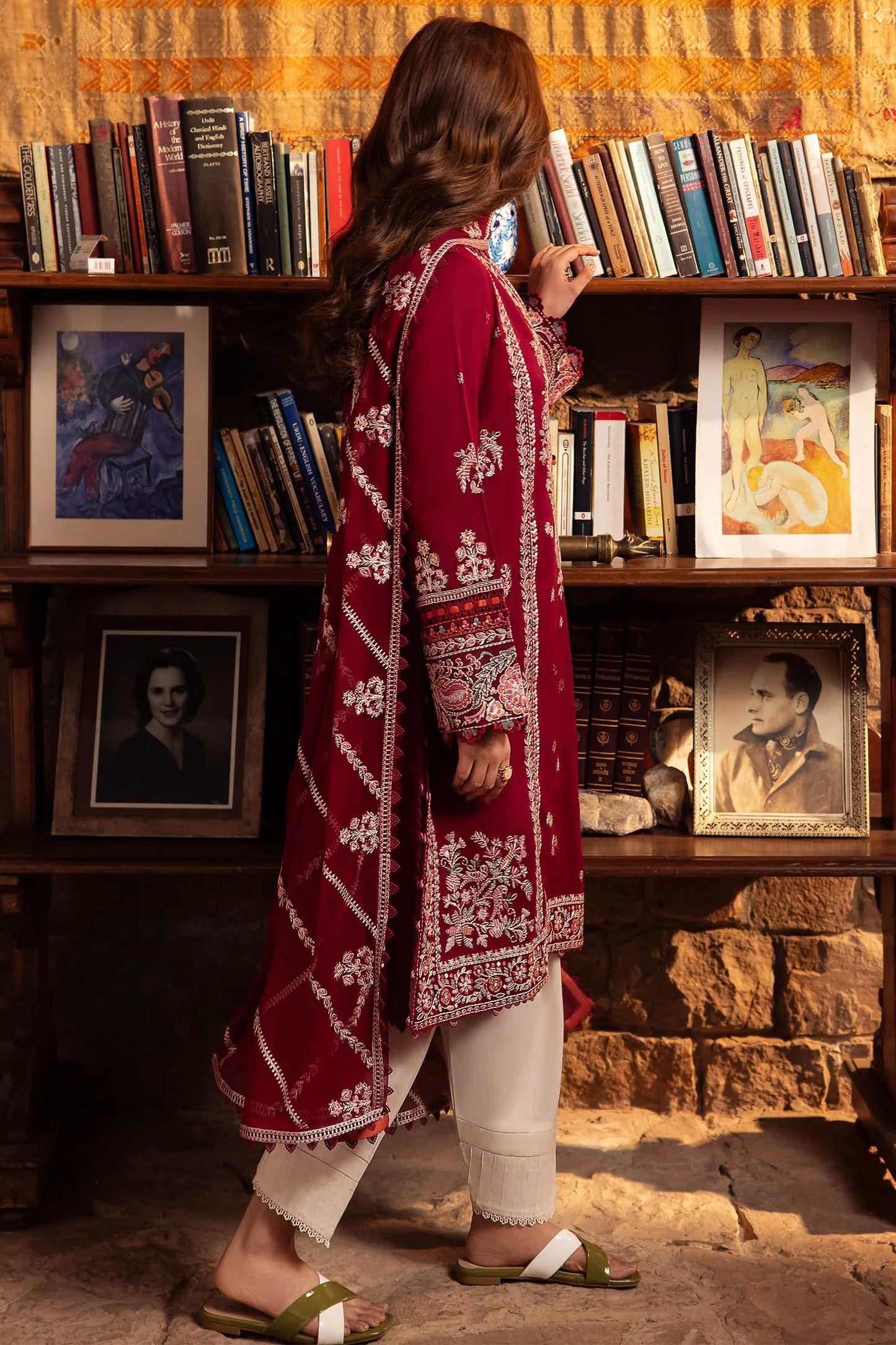 ZAHA- 3PC LAWN EMBROIDERED SHIRT WITH BAMBER CHIFFON EMBROIDRED DUPATTA-BIC-3590