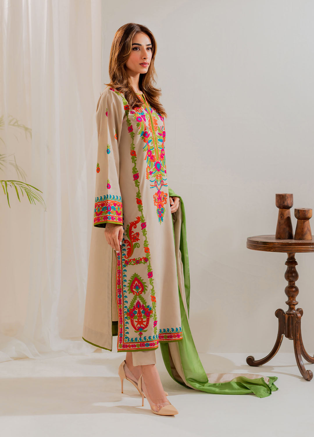 VINTAGE-3PC LAWN EMBROIDERED SHIRT WITH CHIFFON TYE&DYE DUPATTA & TROUSER-BIC-4636