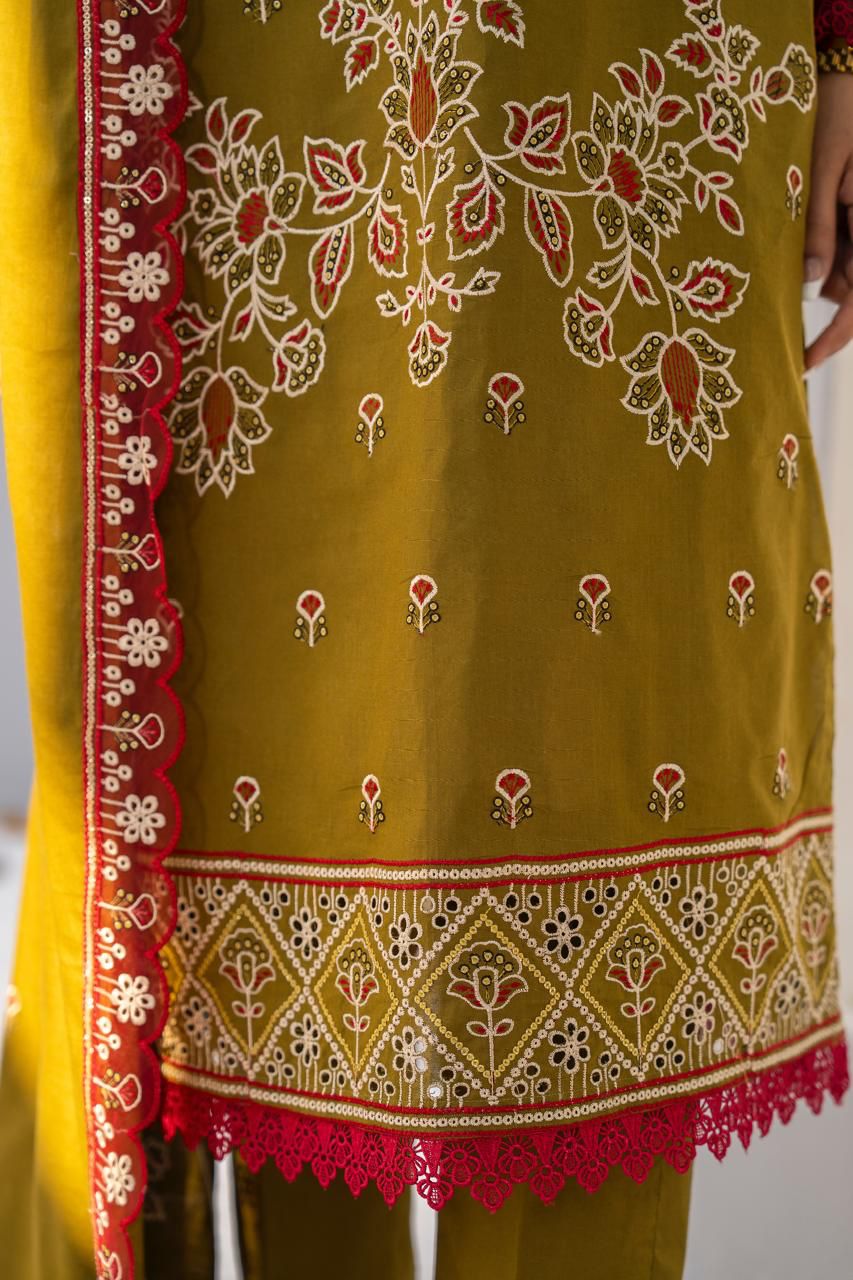 BRANDSINN-3PC LAWN EMBROIDERED SHIRT WITH LAWN EMBROIDERED READY TO WEAR DUPATTA-BIC-G01