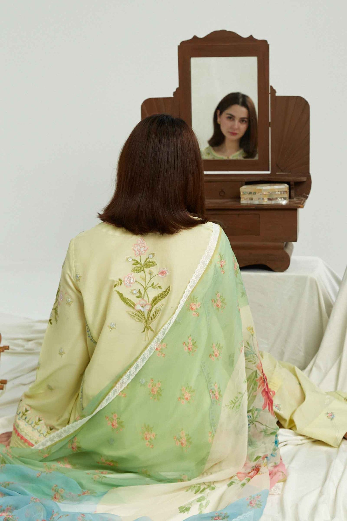 ZARASHAHJAHAN-3PC LAWN EMBROIDERED SHIRT WITH MONARK PRINT DUPATTA & EMB TROUSER-BIC-3519