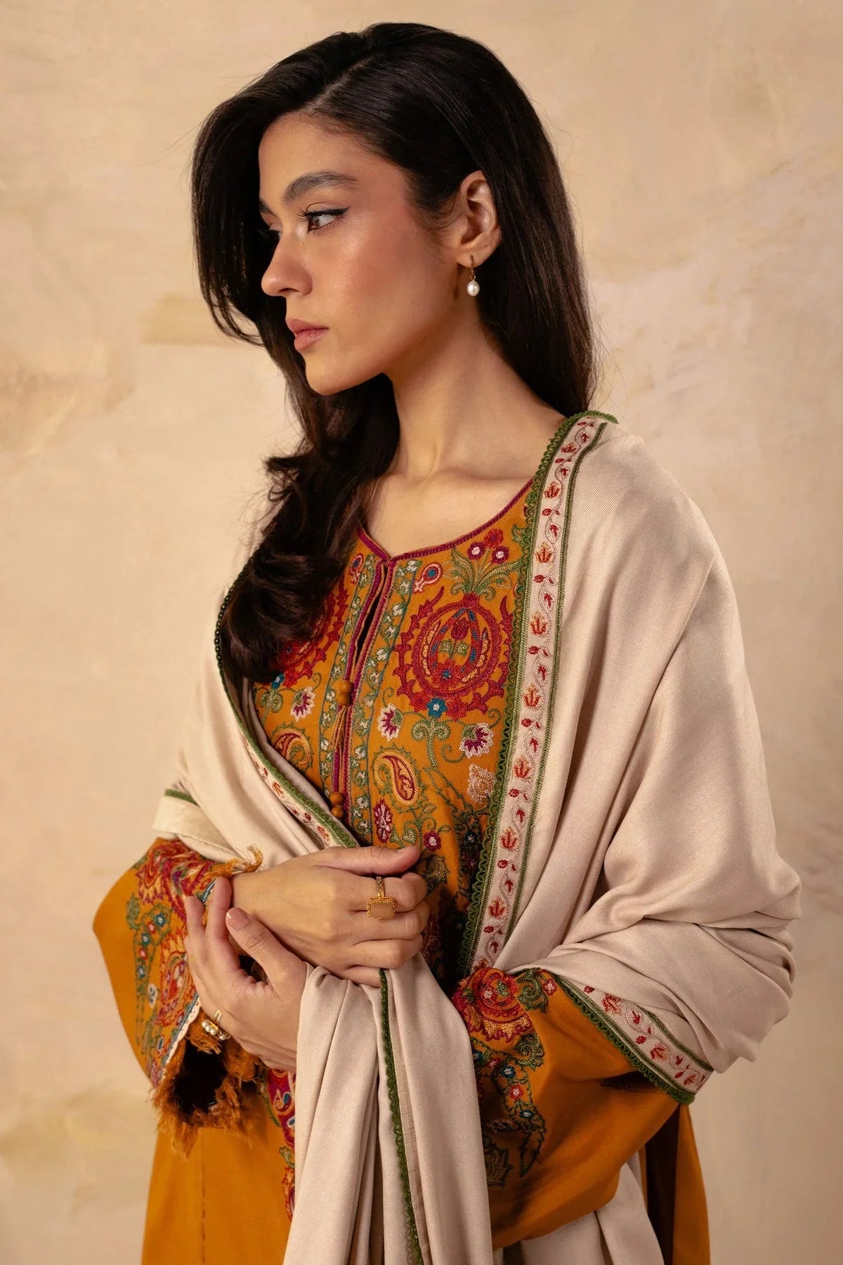ZARA SHAH JAHAN-3PC DHANAK EMBROIDERED SHIRT WITH DHANAK EMBROIDERED SHAWL AND EMB TROUSER -BIC-4009