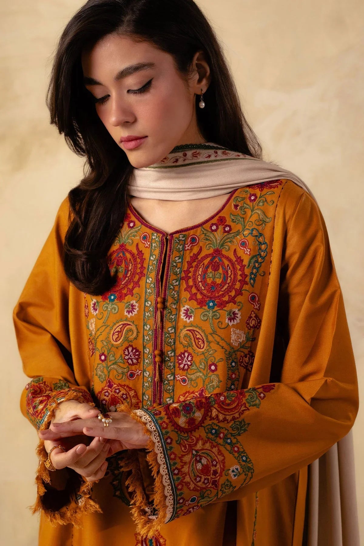 ZARA SHAH JAHAN-3PC DHANAK EMBROIDERED SHIRT WITH DHANAK EMBROIDERED SHAWL AND EMB TROUSER -BIC-4009