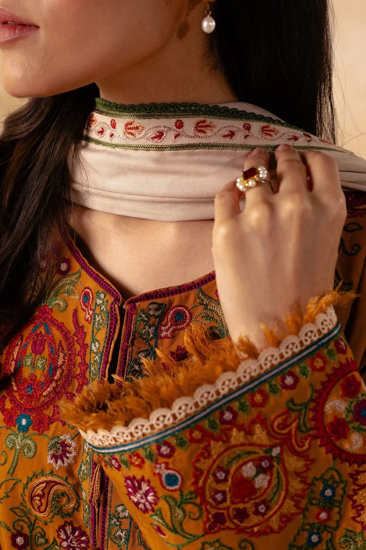 ZARA SHAH JAHAN-3PC DHANAK EMBROIDERED SHIRT WITH DHANAK EMBROIDERED SHAWL AND EMB TROUSER -BIC-4009