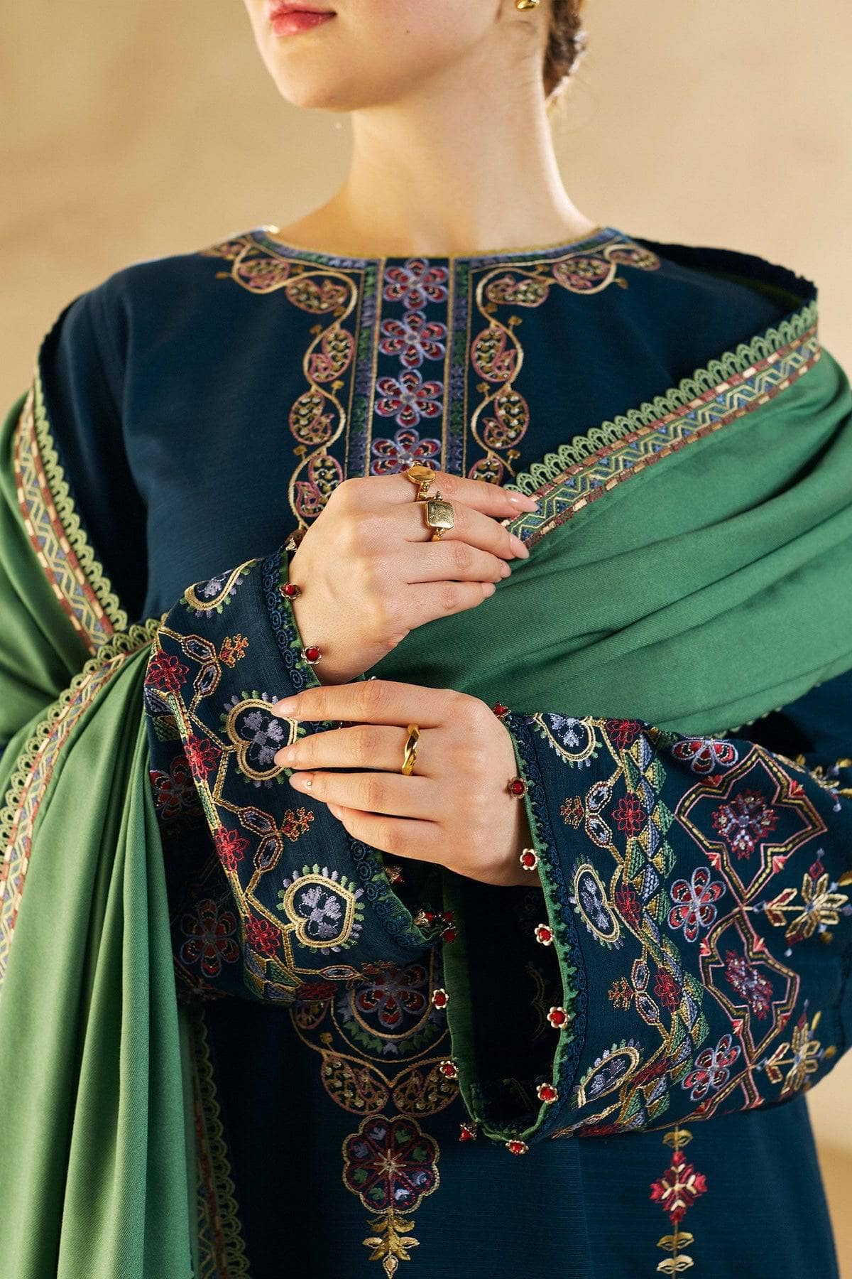 ZARA SHAH JAHAN- 3PC DHANAK EMBROIDERED SHIRT WITH DHANAK EMBROIDERED SHAWL AND EMB TROUSER-BIC-4211