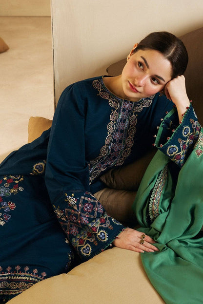 ZARA SHAH JAHAN- 3PC DHANAK EMBROIDERED SHIRT WITH DHANAK EMBROIDERED SHAWL AND EMB TROUSER-BIC-4211