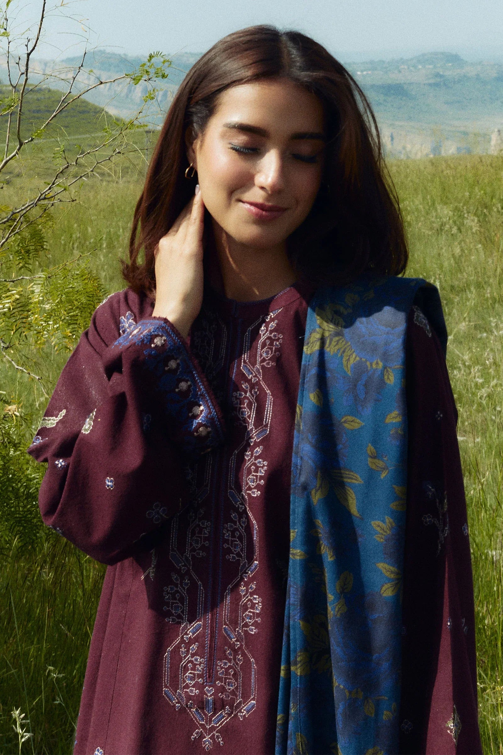 ZARA SHAH JAHAN-3PC DHANAK EMBROIDERED SHIRT WITH COURTRAI WOOL PRINTED SHAWL AND TROUSER-BIC-4045