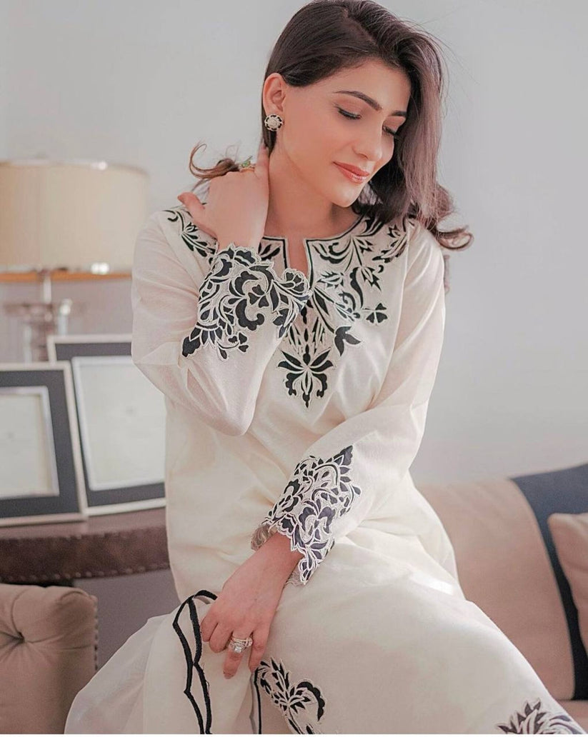 MARIA.B-3PC LAWN EMBROIDERED SHIRT WITH EMBROIDERED ORGANZA DUPATTA & TROUSER-BIC-4604