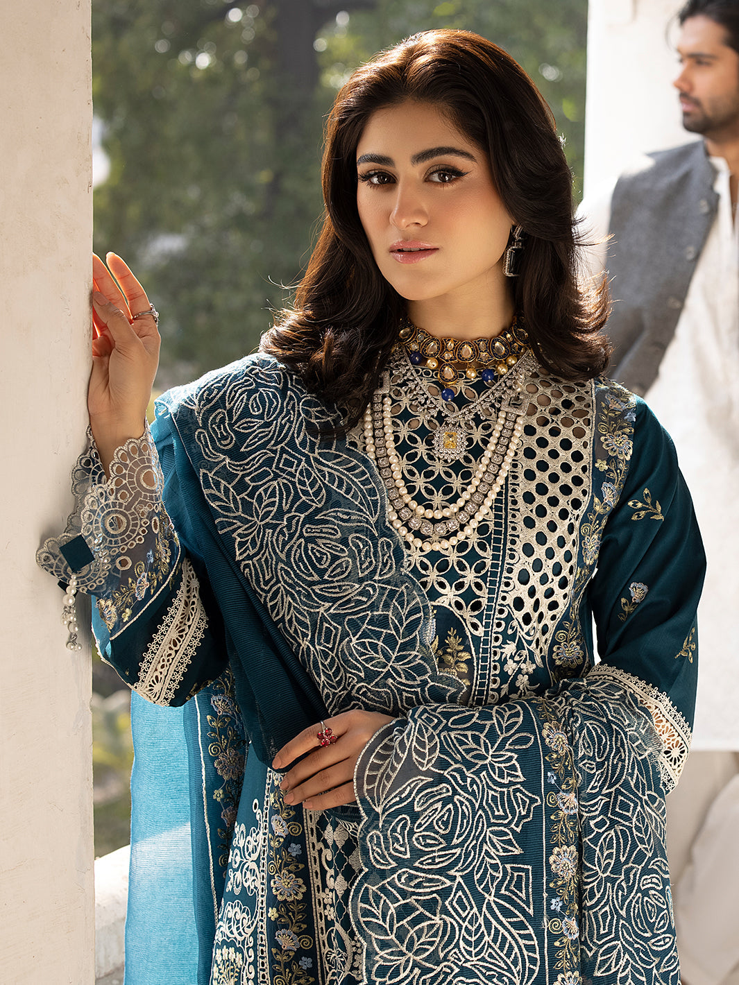 MAHNUR-3PC LAWN EMBROIDERED SHIRT WITH ORGANZA EMBROIDERED DUPATTA AND TROUSER-BIC-4609