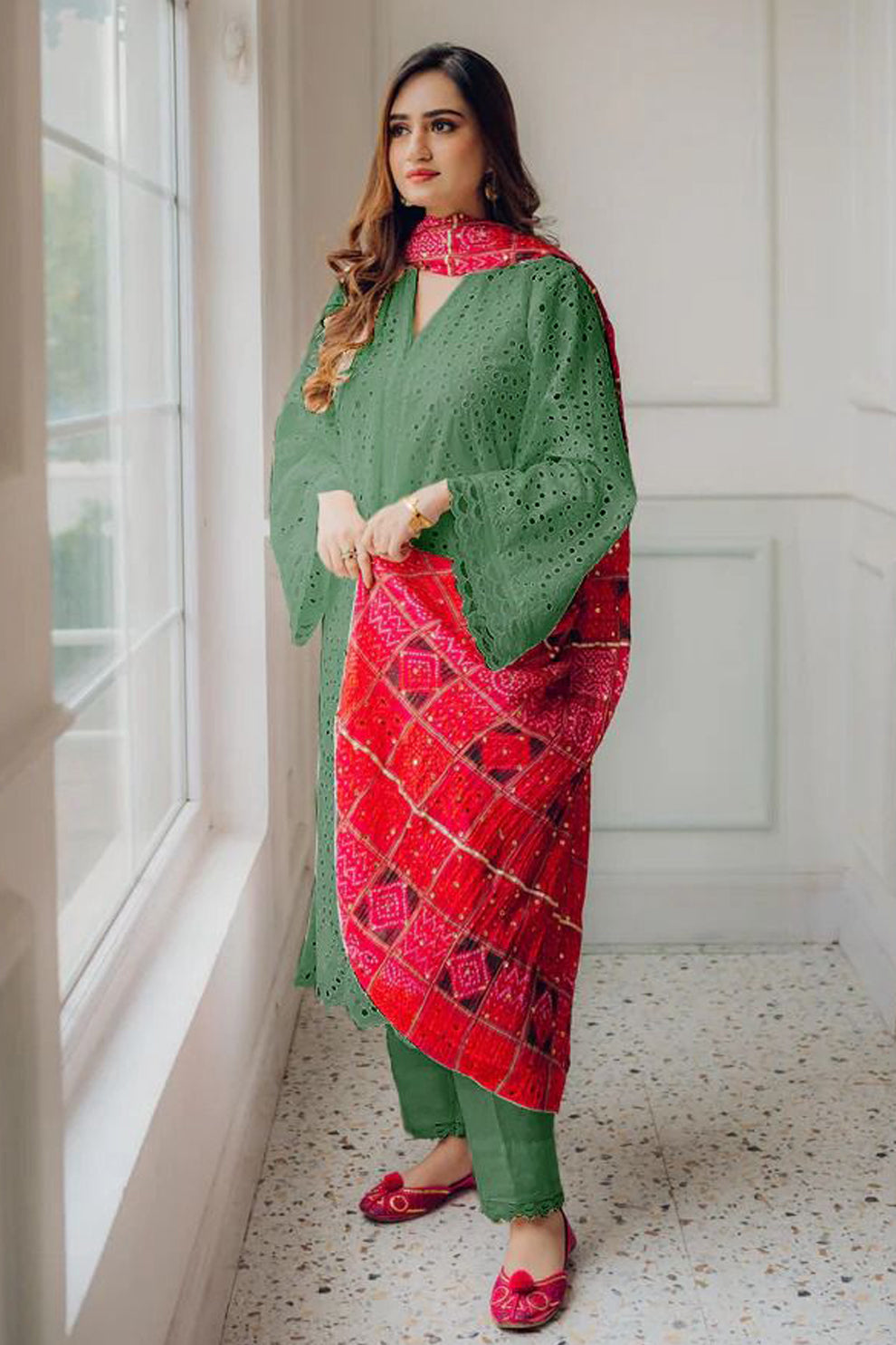 MARIA B-3PC CHIKANKARI LAWN EMBROIDERED SHIRT WITH CHUNRI PRINT DUPATTA AND TROUSER-BIC-4051 M