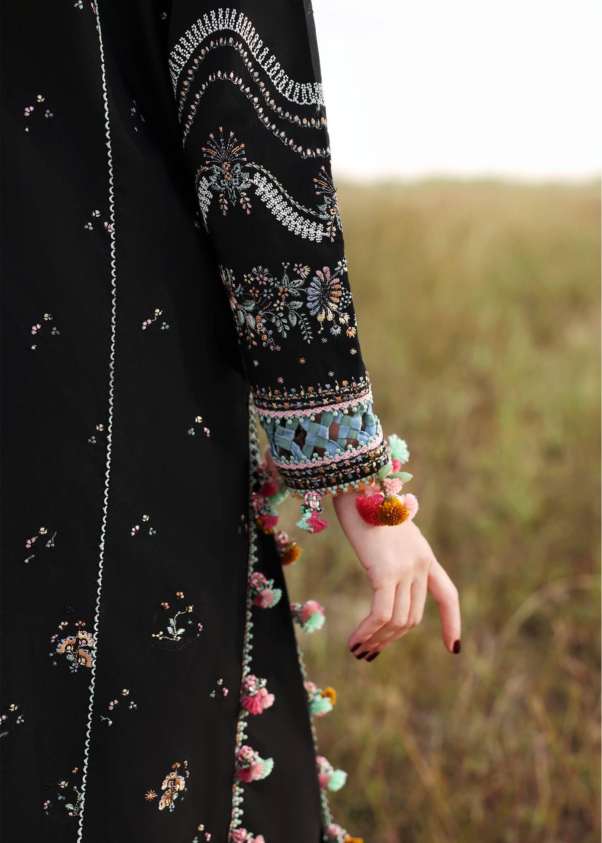 HUSSAIN REHAR-3PC KARANDI EMBROIDERED SHIRT WITH COUTRAI PRINTED SHAWL AND EMB TROUSER-BIC-5220