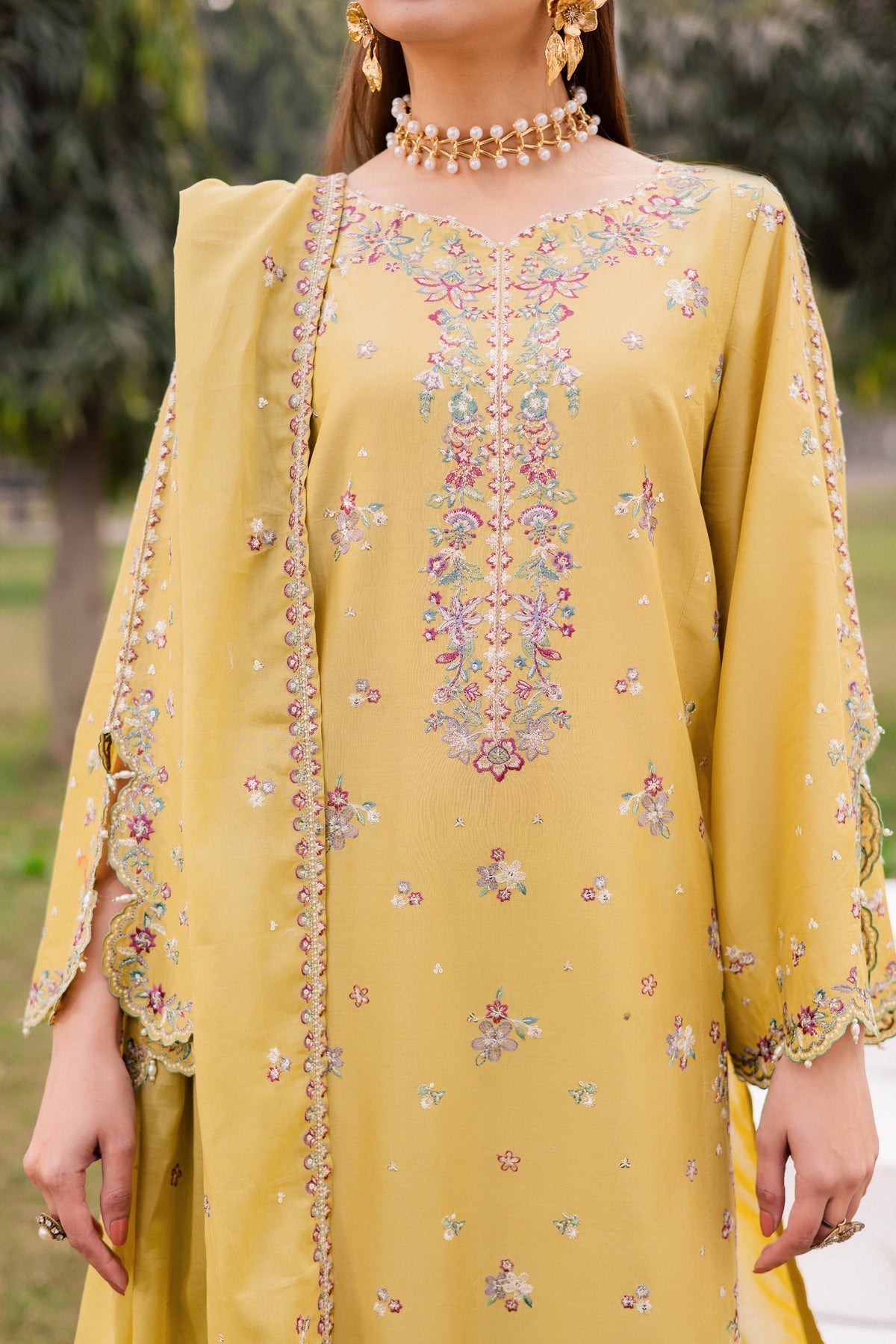 BATIK-3PC LAWN EMBROIDERED SHIRT WITH CHIFFON EMBROIDERED DUPATTA AND TROUSER-BIC-4816